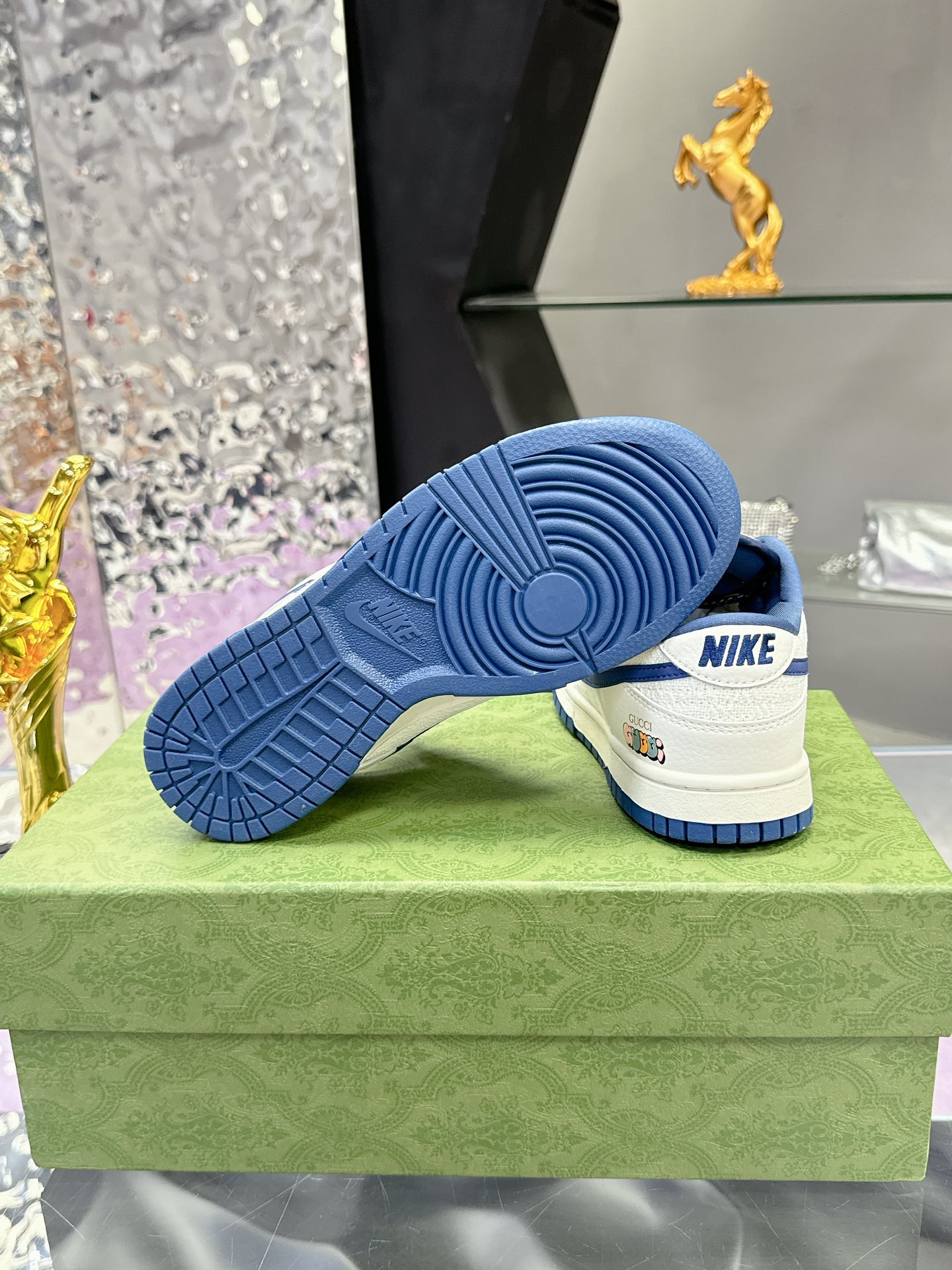 Precio de fábrica: 250Gucci co-branded dunk Nike Oficial últimos modelos Gucci x Nike Dunk SB serie 