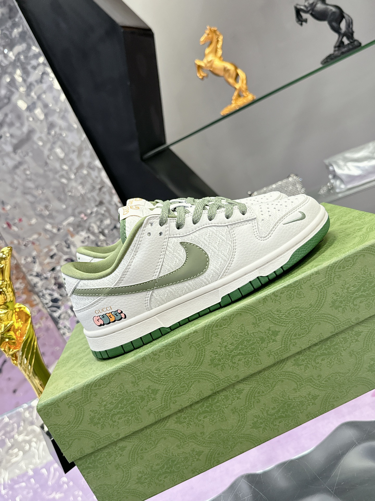 Precio de fábrica: 250Gucci co-branded dunk Nike Oficial últimos modelos Gucci x Nike Dunk SB serie 