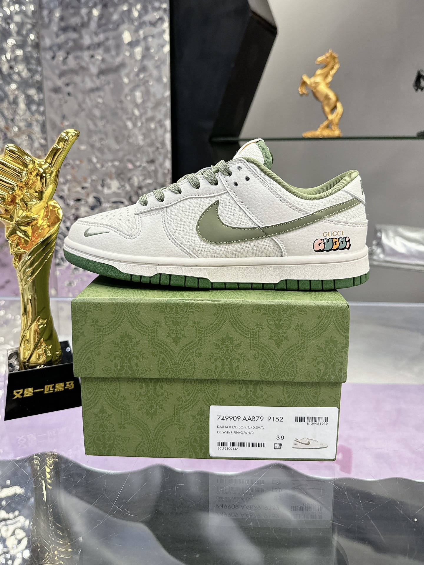 Precio de fábrica: 250Gucci co-branded dunk Nike Oficial últimos modelos Gucci x Nike Dunk SB serie 