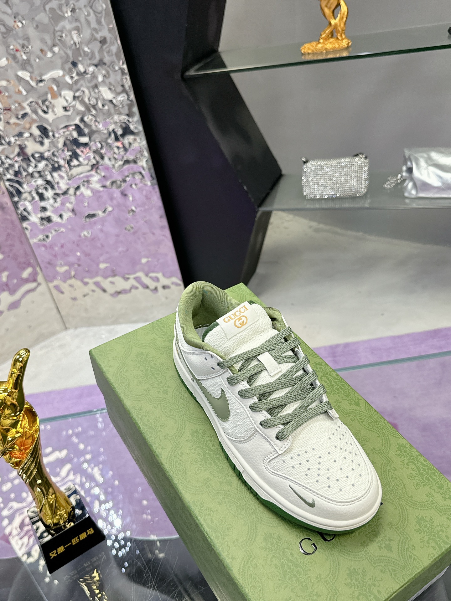 Precio de fábrica: 250Gucci co-branded dunk Nike Oficial últimos modelos Gucci x Nike Dunk SB serie 