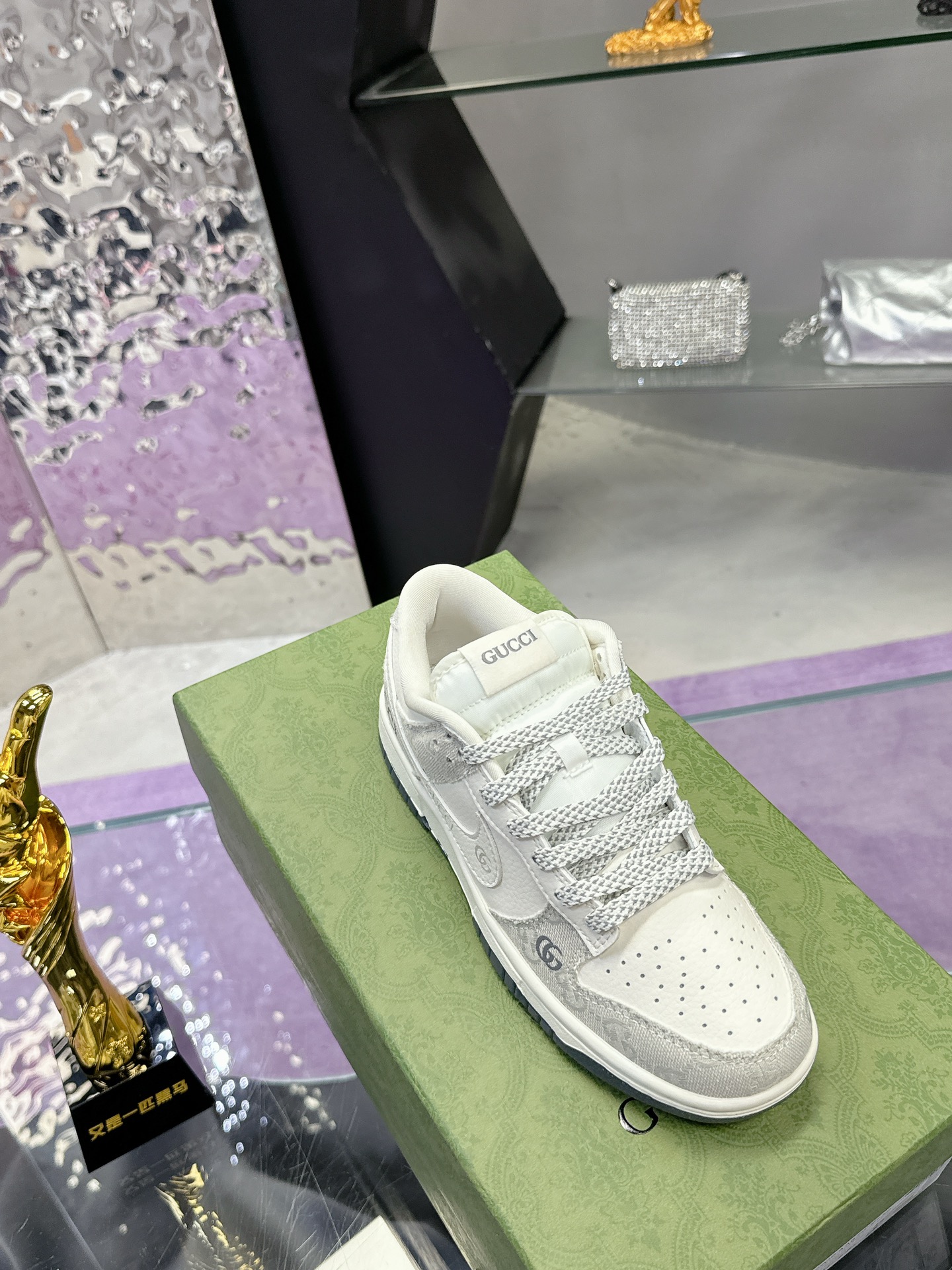 Precio de fábrica: 250Gucci co-branded dunk Nike Oficial últimos modelos Gucci x Nike Dunk SB serie 