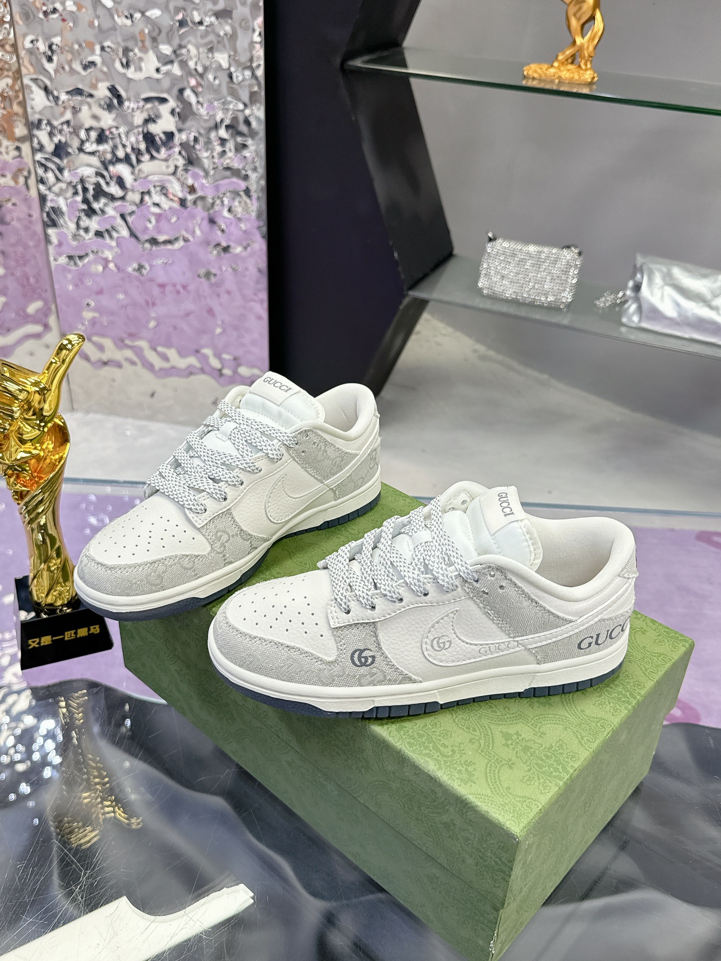 Precio de fábrica: 250Gucci co-branded dunk Nike Oficial últimos modelos Gucci x Nike Dunk SB serie 