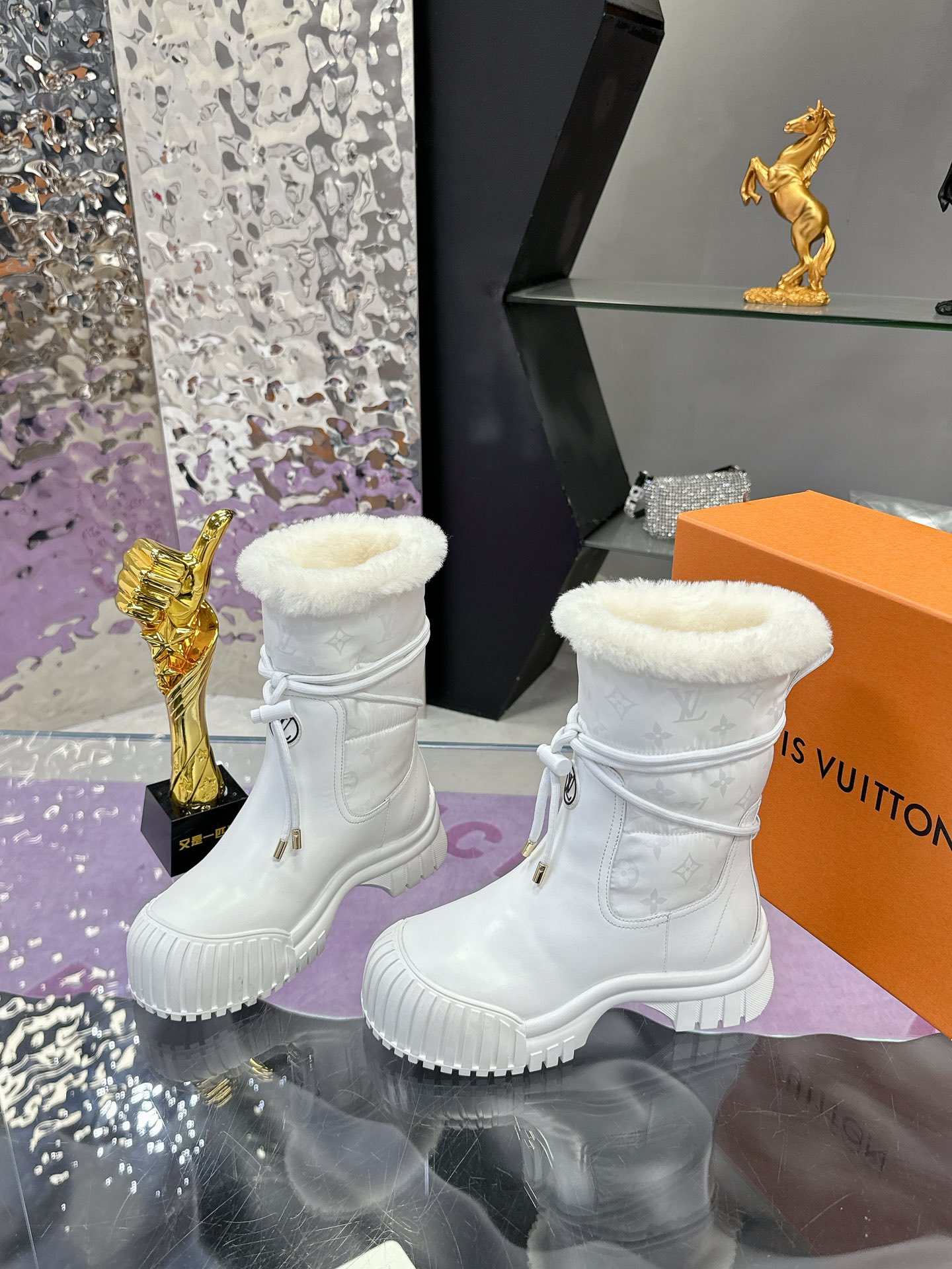 Lv真皮真毛厚底スニーカー - レトロでスタイリッシュなデザイン