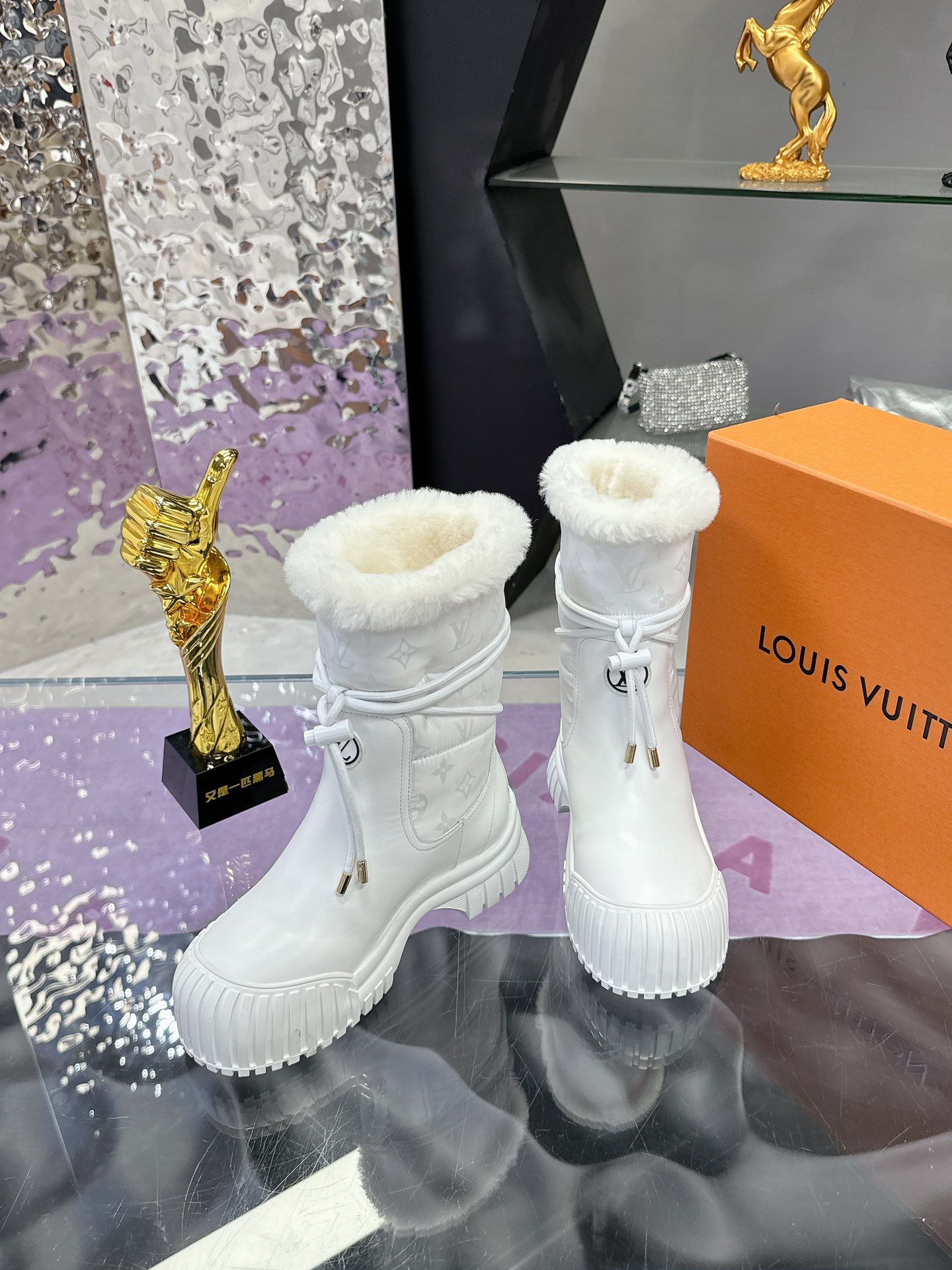 Lv真皮真毛厚底スニーカー - レトロでスタイリッシュなデザイン