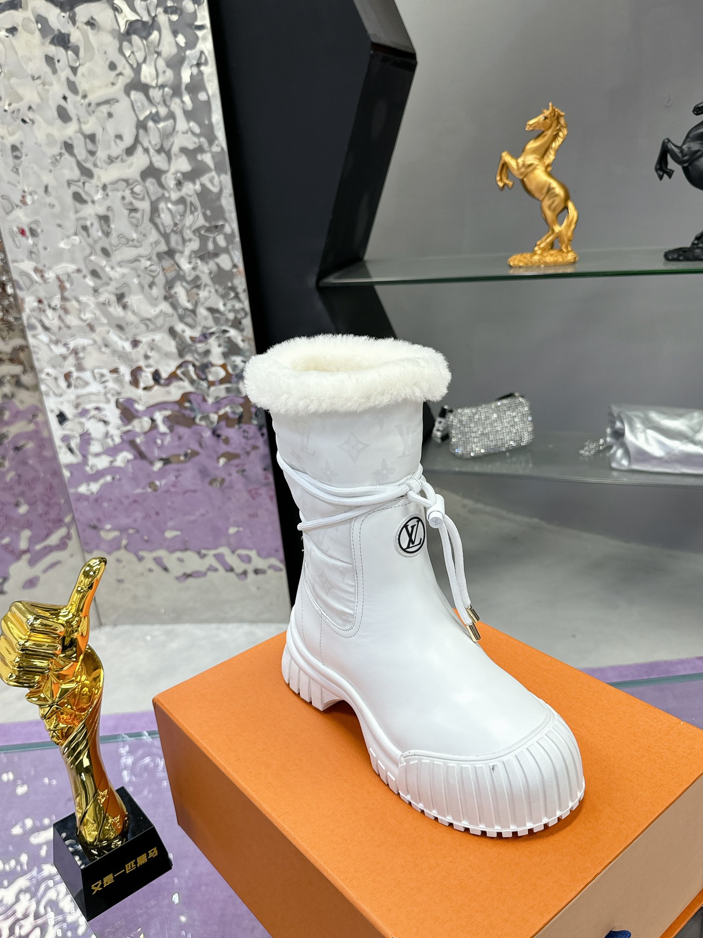 Lv真皮真毛厚底スニーカー - レトロでスタイリッシュなデザイン