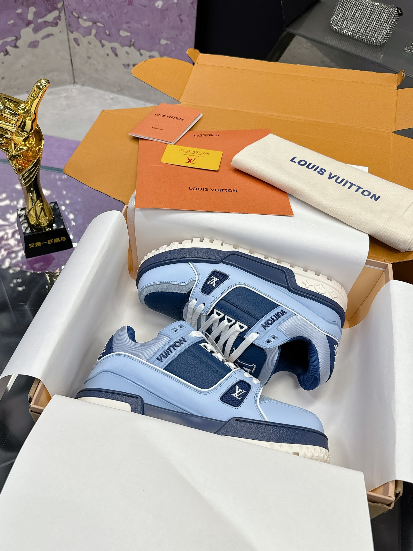 NO:172863,Lv Fat Ding, Fat Ding, Little Cute, Couple Style, 2025 Spring Color, Currently, this version is only available for zp on the market. The highest restores all details and packaging. The latest upgraded version of lvtrainer Xiao Fat Ding 2025 is the same as the original version. Exclusive model opening. Market ceiling level. Welcome to compare. Version private model bottom. Large star particles. Different from the thin small star paired jewelry-level buttons. The buttons were opened for a month before the version was finalized!  Each button is smooth and not rough, with a crystal clear texture!  The shoe waist is equipped with elastic bands to protect the ankle better and improve comfort, which is different from the market. The midsole cloth is a virtual and real-life printing effect, avoiding fake at a glance!  Size: Women 35-40 Men 39-45, casual shoes/sports shoes, louis vuitton, sneakers19860909Lv胖丁 肥嘟嘟 小可爱 情侣款 2025开春色 目前此版本只做zp上市的 最高还原所有细节 、包装 lvtrainer小胖丁2025最新升级版本 原版一致 独家开模 市场天花板级 欢迎对比 对版私模大底 大星星颗粒 区别市场单薄的小星星对版饰品级扣子 扣子开模了一个月才定版！ 每一个扣子都光滑不粗糙,晶莹剔透的质感！鞋腰对版做了松紧带 更能护好脚踝 提高舒适度,区别于市场货.中底布 是虚实相间的 独家打印效果 避免一眼假！ 码数:女35-40 男39-45,休闲鞋/运动鞋,louis vuitton,sneakers,Women's Shoes