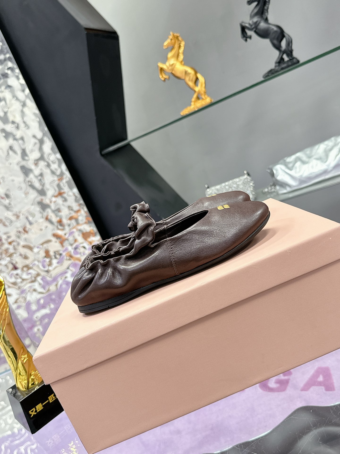 Title: Spring and Summer Ballet Shoes by Miu Miu – Classic Japanese Style with Modern Touch, Sheepskin Import, Sizes 35-40. - 图片 2