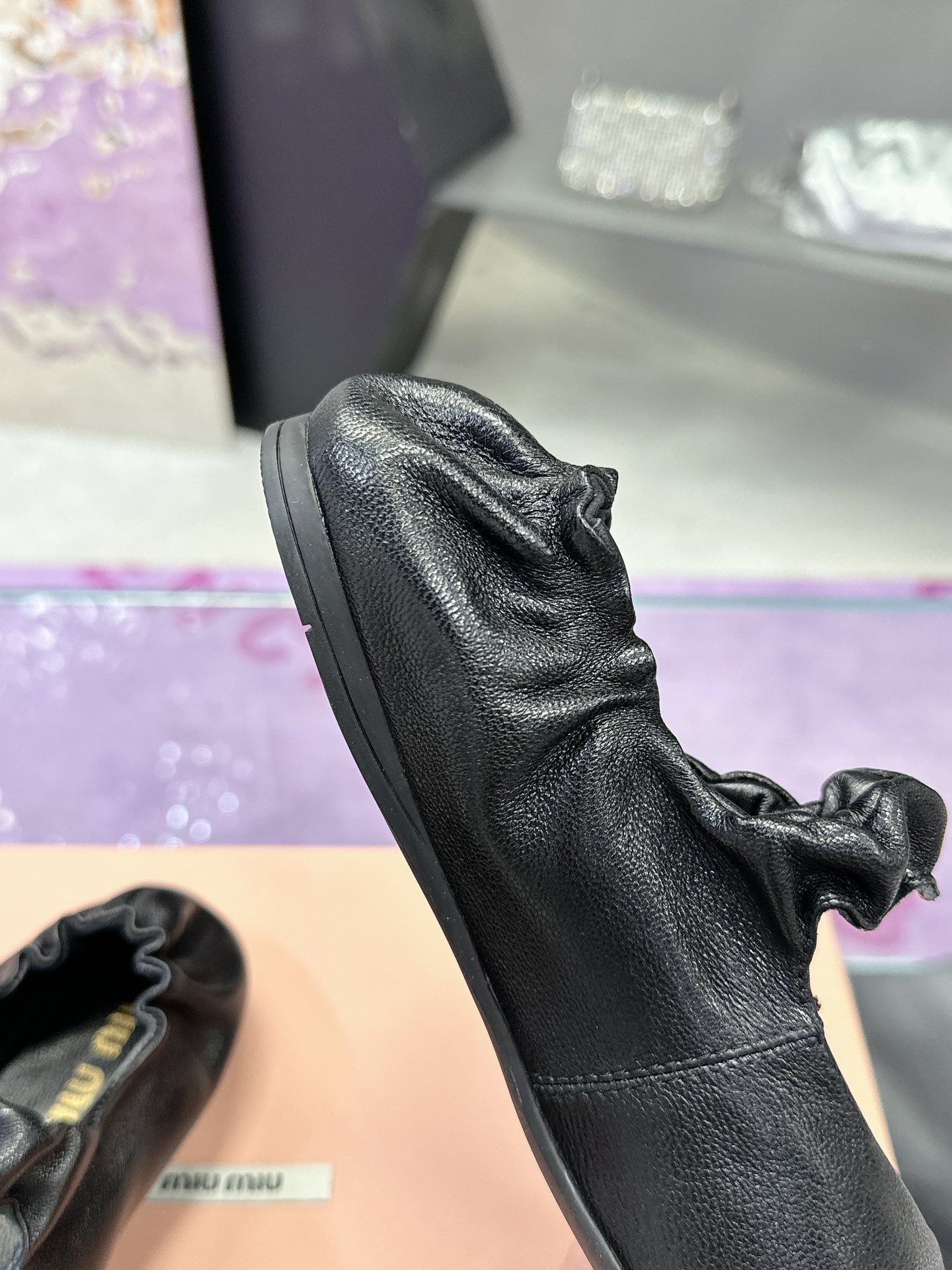“New Miu Miu Ballet Shoes: Blend Classic Inspiration with Modern Style in Soft Sheepskin” - 图片 8
