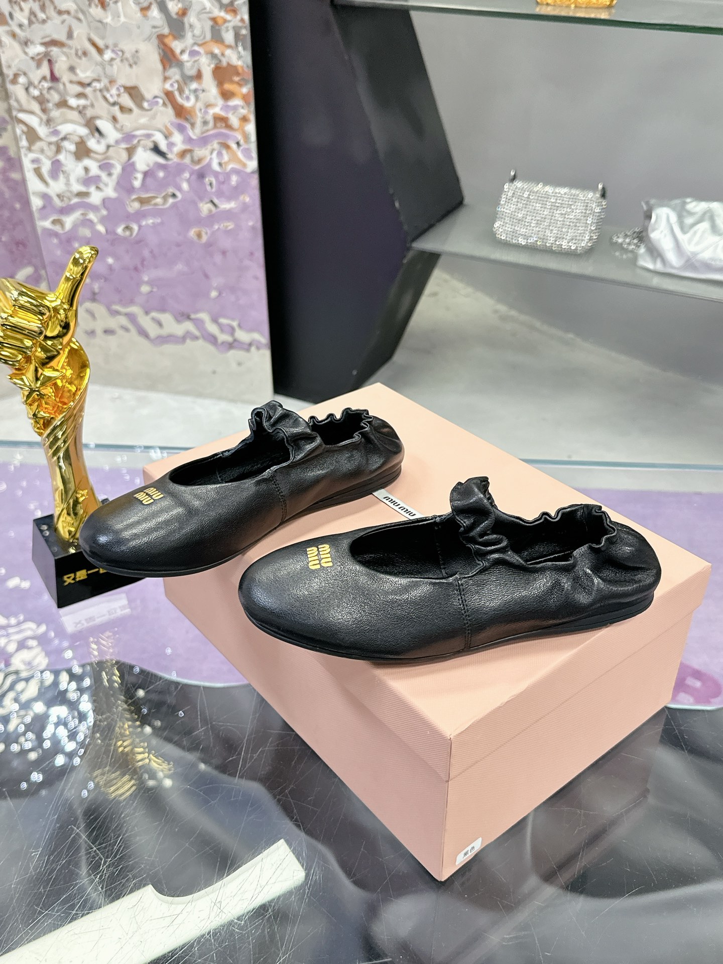 “New Miu Miu Ballet Shoes: Blend Classic Inspiration with Modern Style in Soft Sheepskin” - 图片 3