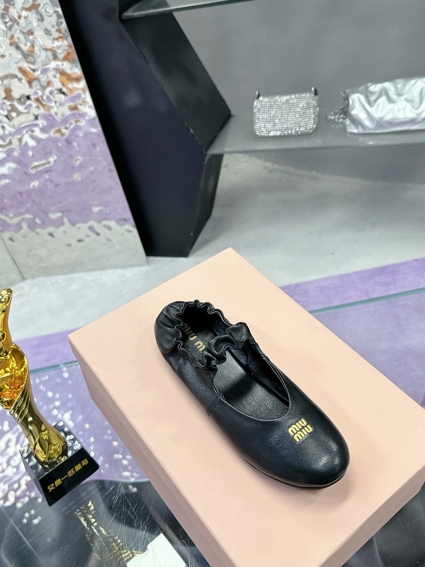 “New Miu Miu Ballet Shoes: Blend Classic Inspiration with Modern Style in Soft Sheepskin” - 图片 6