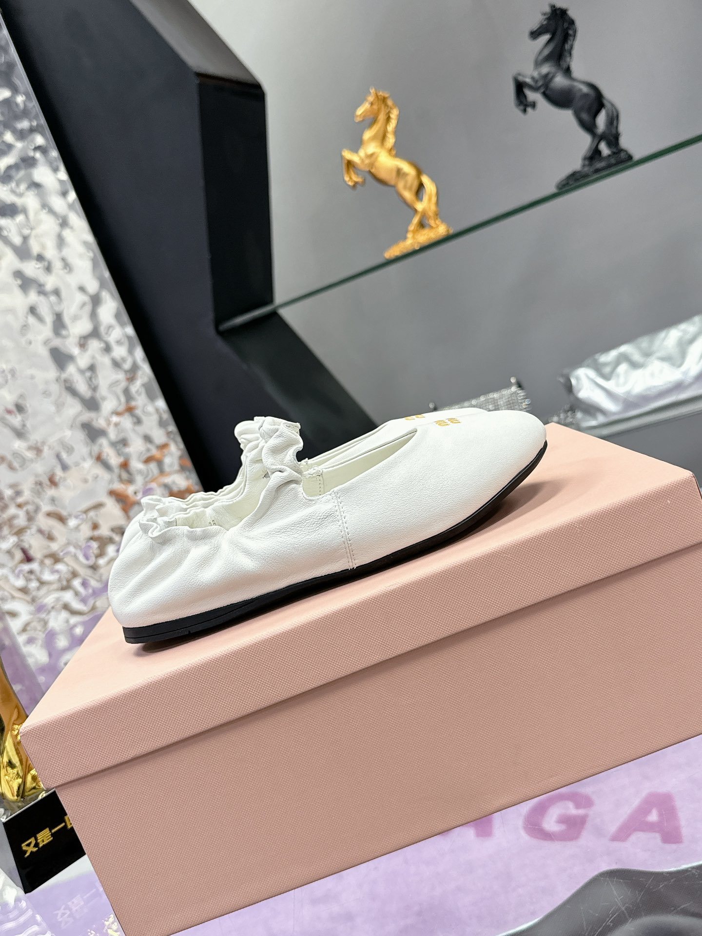Stylish Miu Miu Ballet Shoes: Spring & Summer Collection with Japanese-Inspired Design – Sheepskin, Soft & Modern! - 图片 2