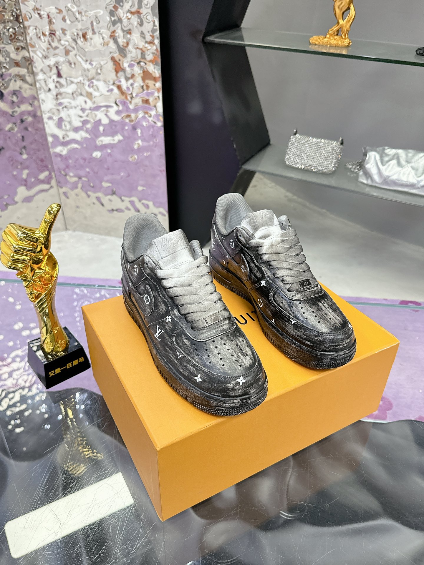 Nike空軍一号 カスタムスニーカー - ユニークなデザインと快適さ