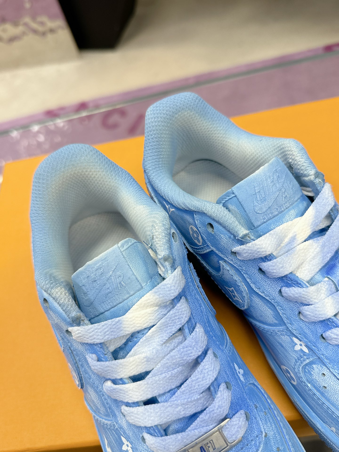 Nike 空軍一号 手工工芸カスタムスニーカー 男女兼用