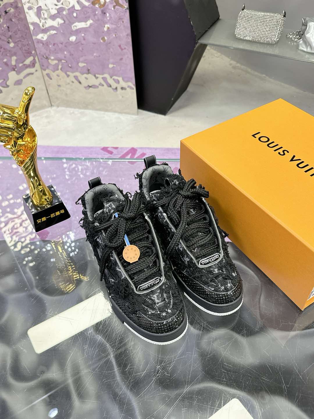 ：（）Lv 𝟐𝟎𝟐5𝐒𝐒 𝐧𝐞𝐰  Nuevos colores Louis Vuitton Walking Skateboarding Shoes Explosion, LOUIS 