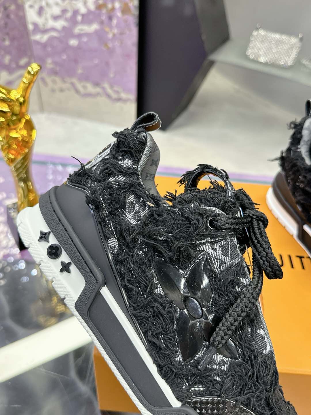 ：（）Lv 𝟐𝟎𝟐5𝐒𝐒 𝐧𝐞𝐰  Nuevos colores Louis Vuitton Walking Skateboarding Shoes Explosion, LOUIS 