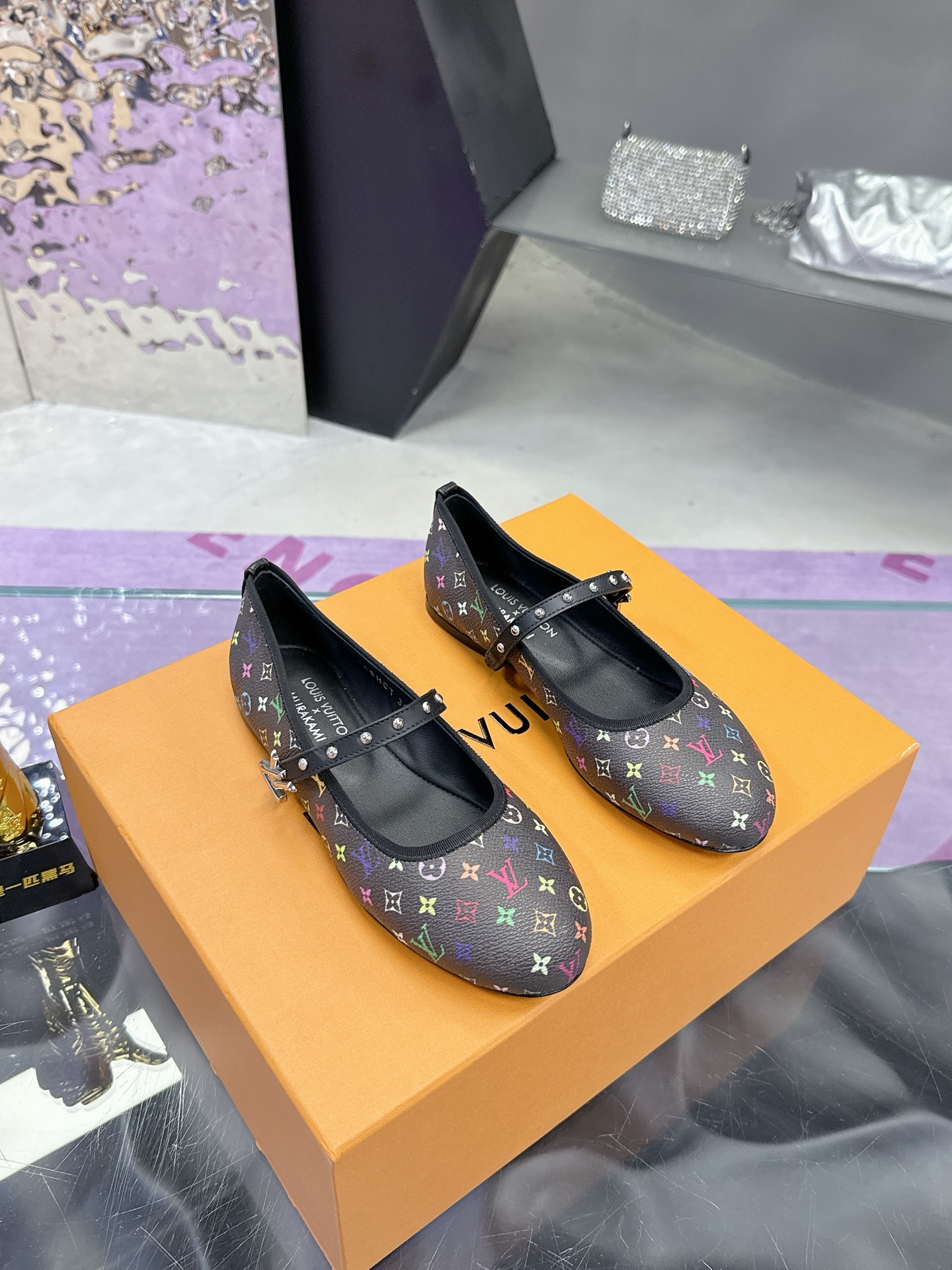 “Louis Vuitton Mary Jane Flat Shoes: Stylish and Comfortable Italian Footwear for Spring and Summer” - 图片 1