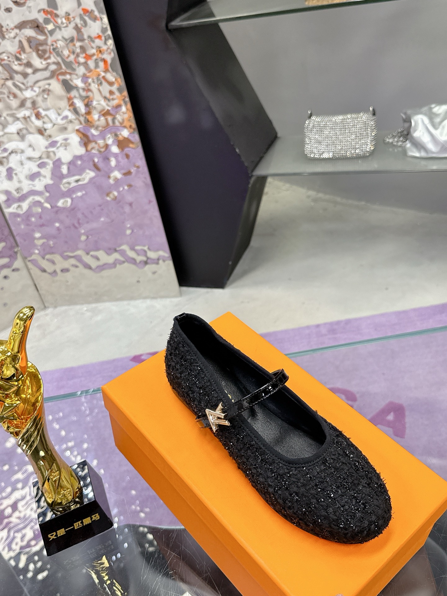 “Louis Vuitton Springshar Single Shoe Series: Premium Sheep and Cattle Skin Hand-Sewn Shoes” - 图片 5