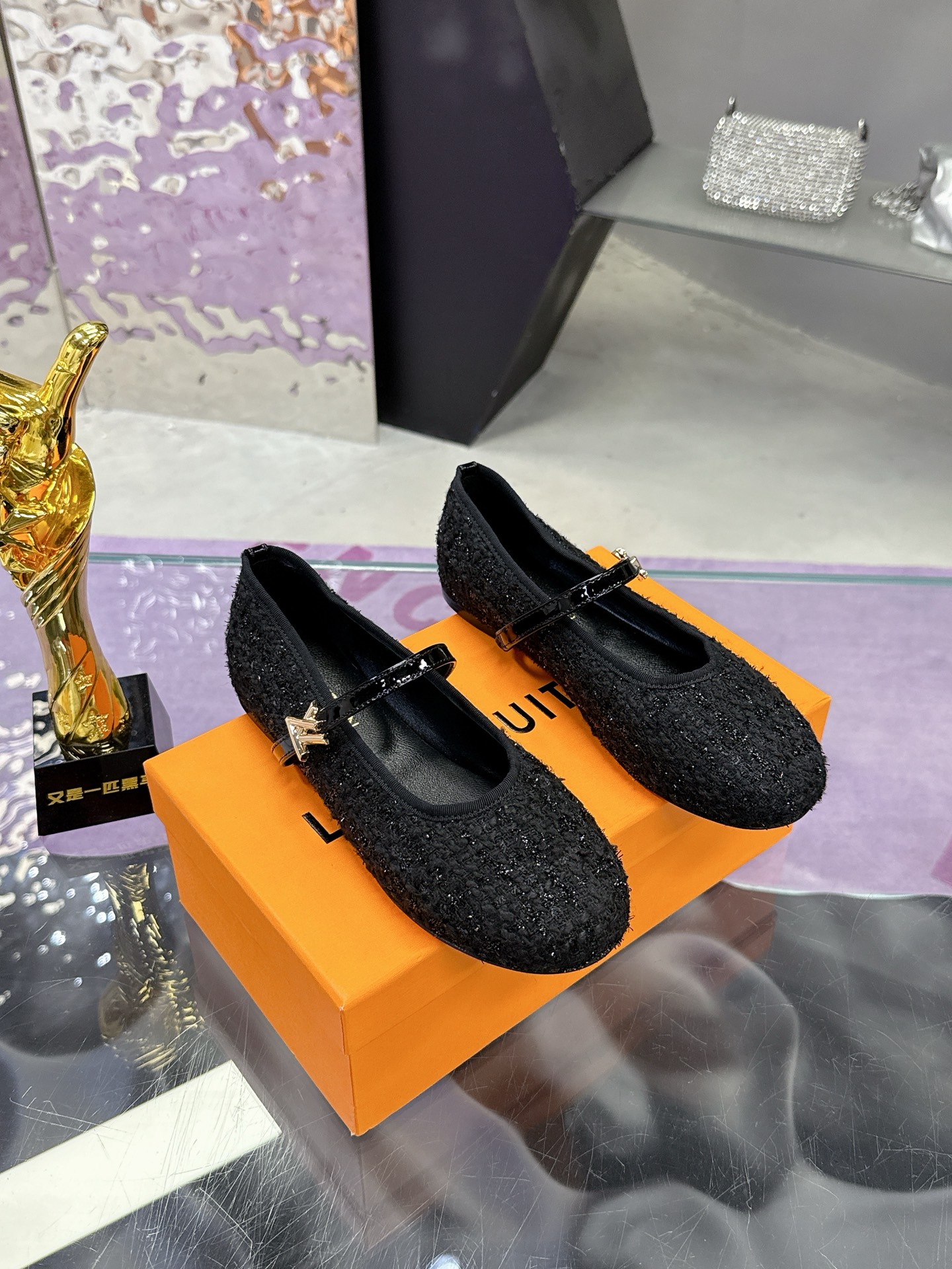 “Louis Vuitton Springshar Single Shoe Series: Premium Sheep and Cattle Skin Hand-Sewn Shoes” - 图片 1