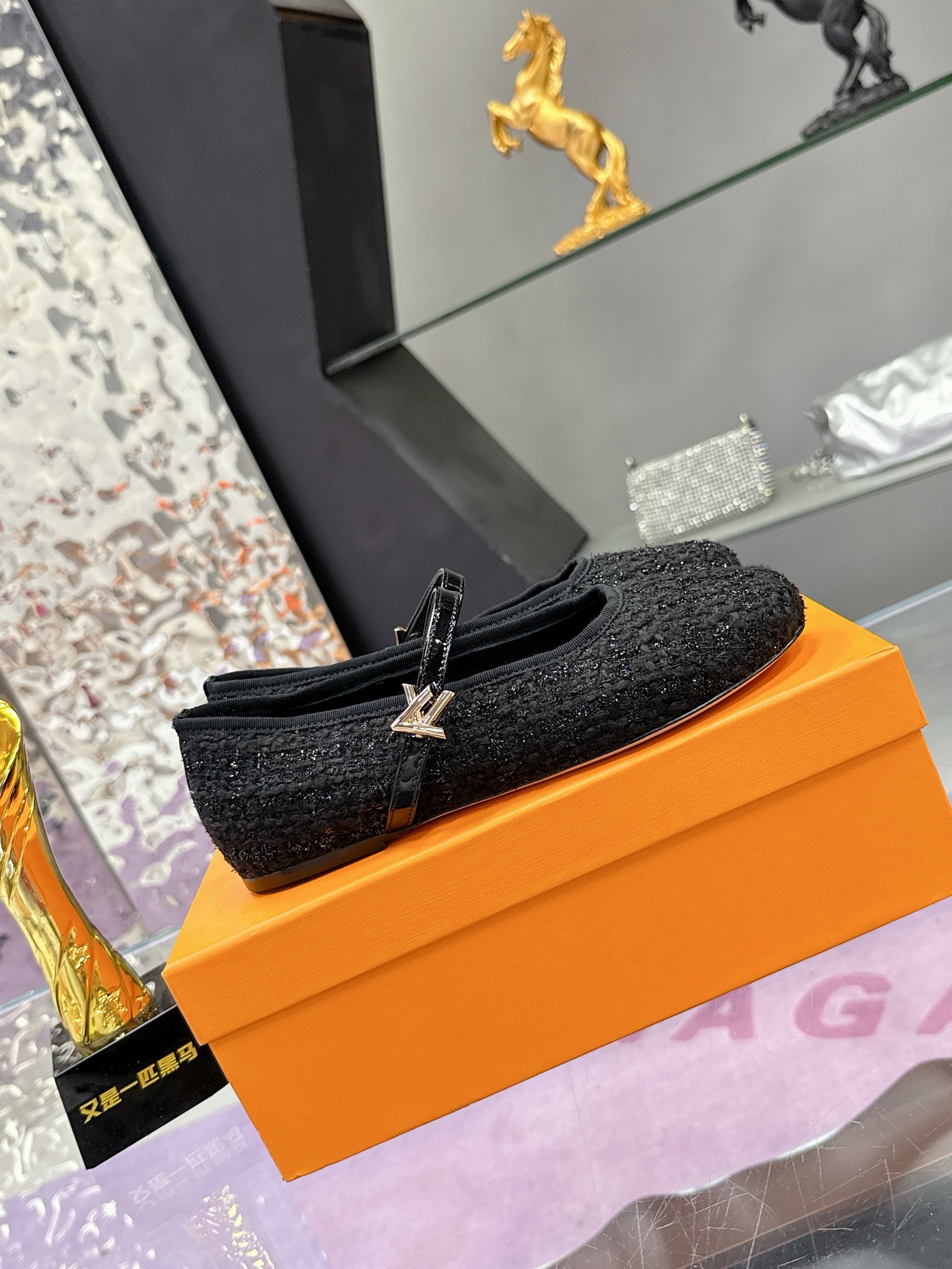 “Louis Vuitton Springshar Single Shoe Series: Premium Sheep and Cattle Skin Hand-Sewn Shoes” - 图片 2