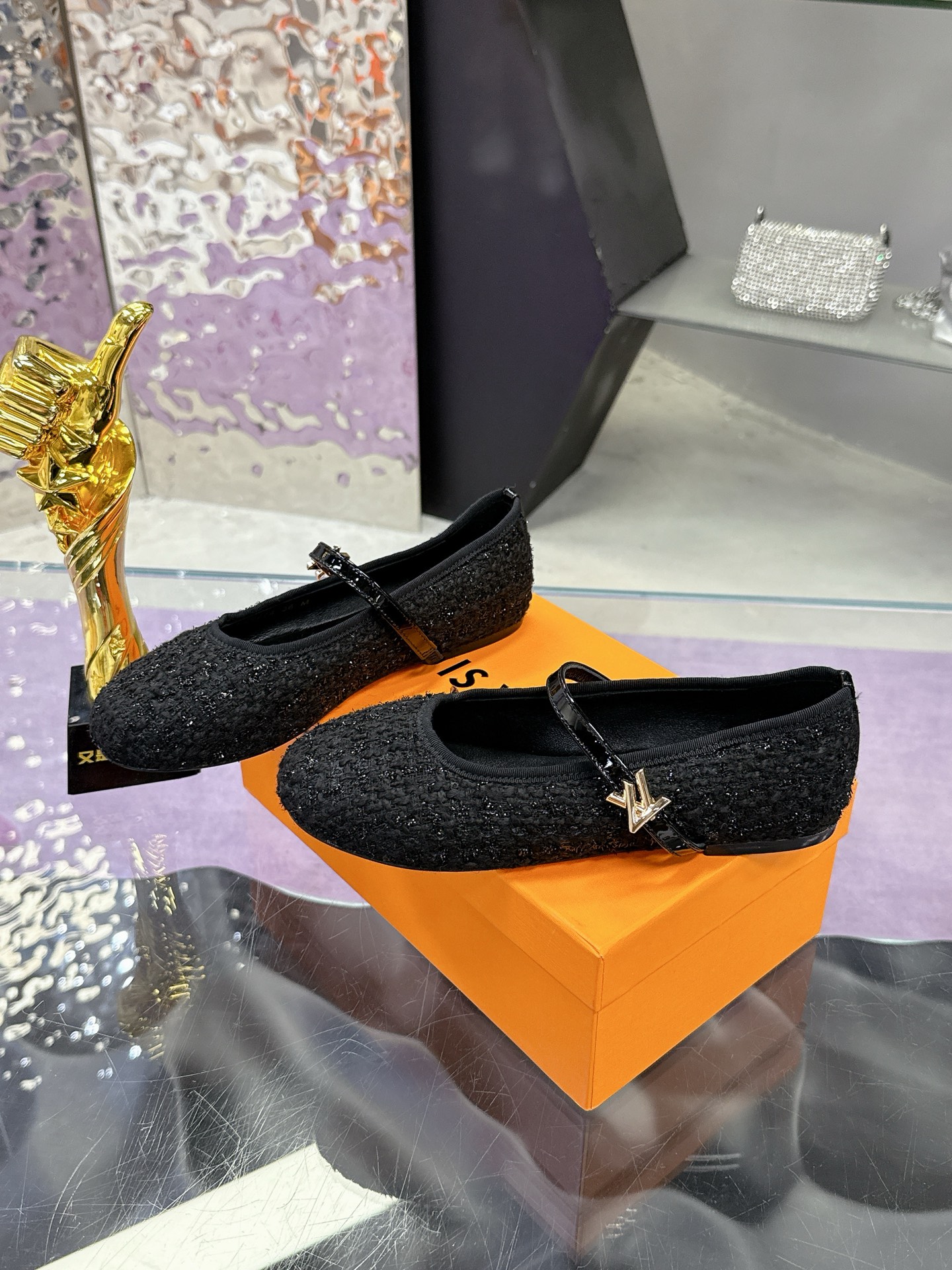“Louis Vuitton Springshar Single Shoe Series: Premium Sheep and Cattle Skin Hand-Sewn Shoes” - 图片 4