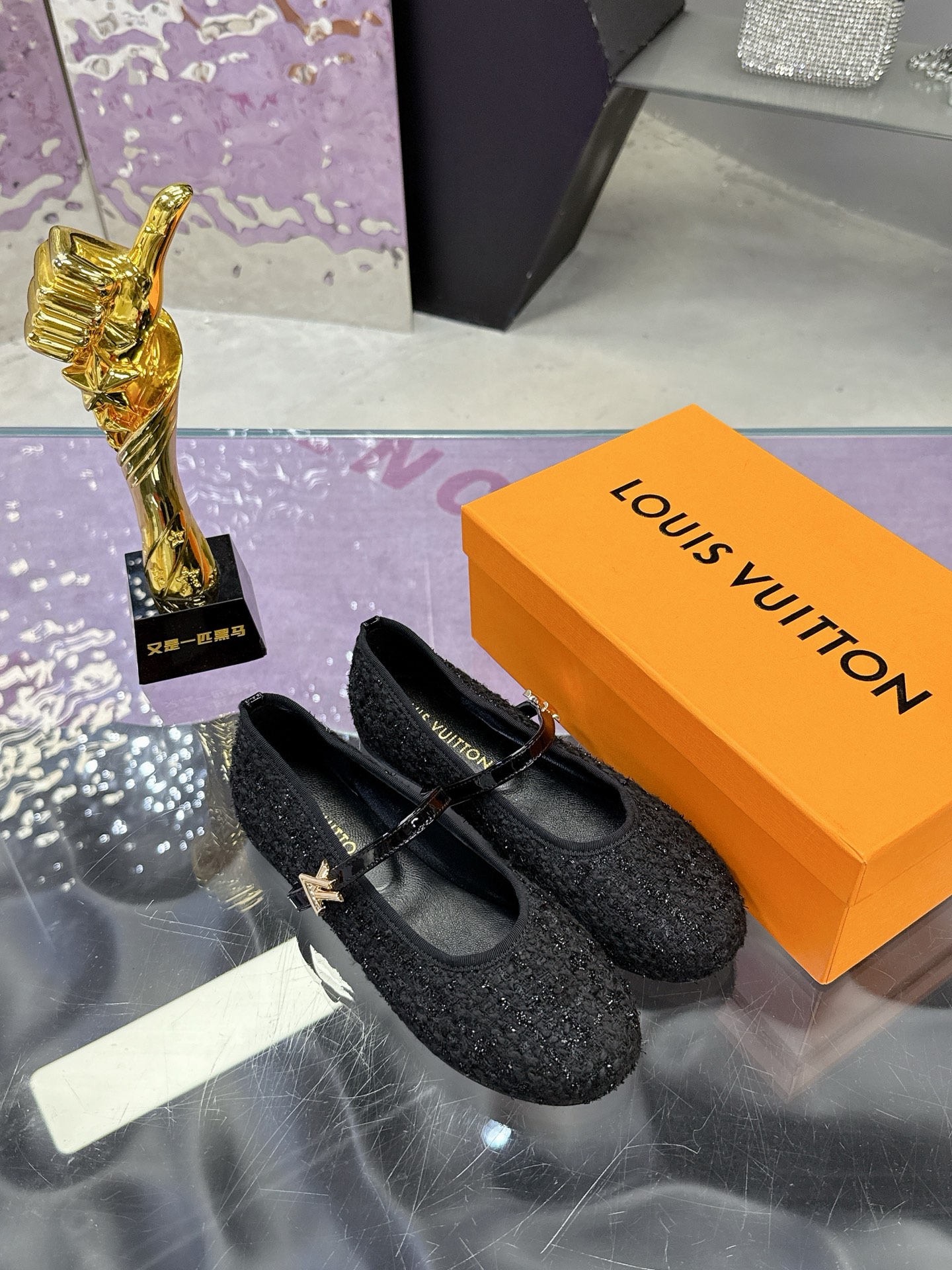 “Louis Vuitton Springshar Single Shoe Series: Premium Sheep and Cattle Skin Hand-Sewn Shoes” - 图片 3