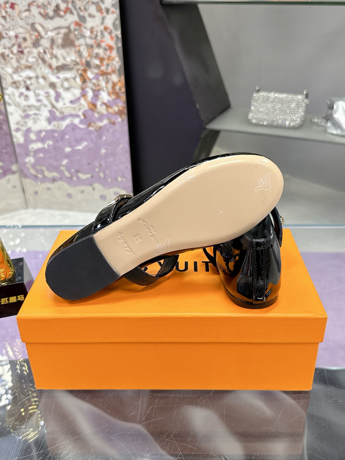 “Louis Vuitton Springshar Single Shoe Series: Premium Leather Shoes with LV Logo Detail” - 图片 9