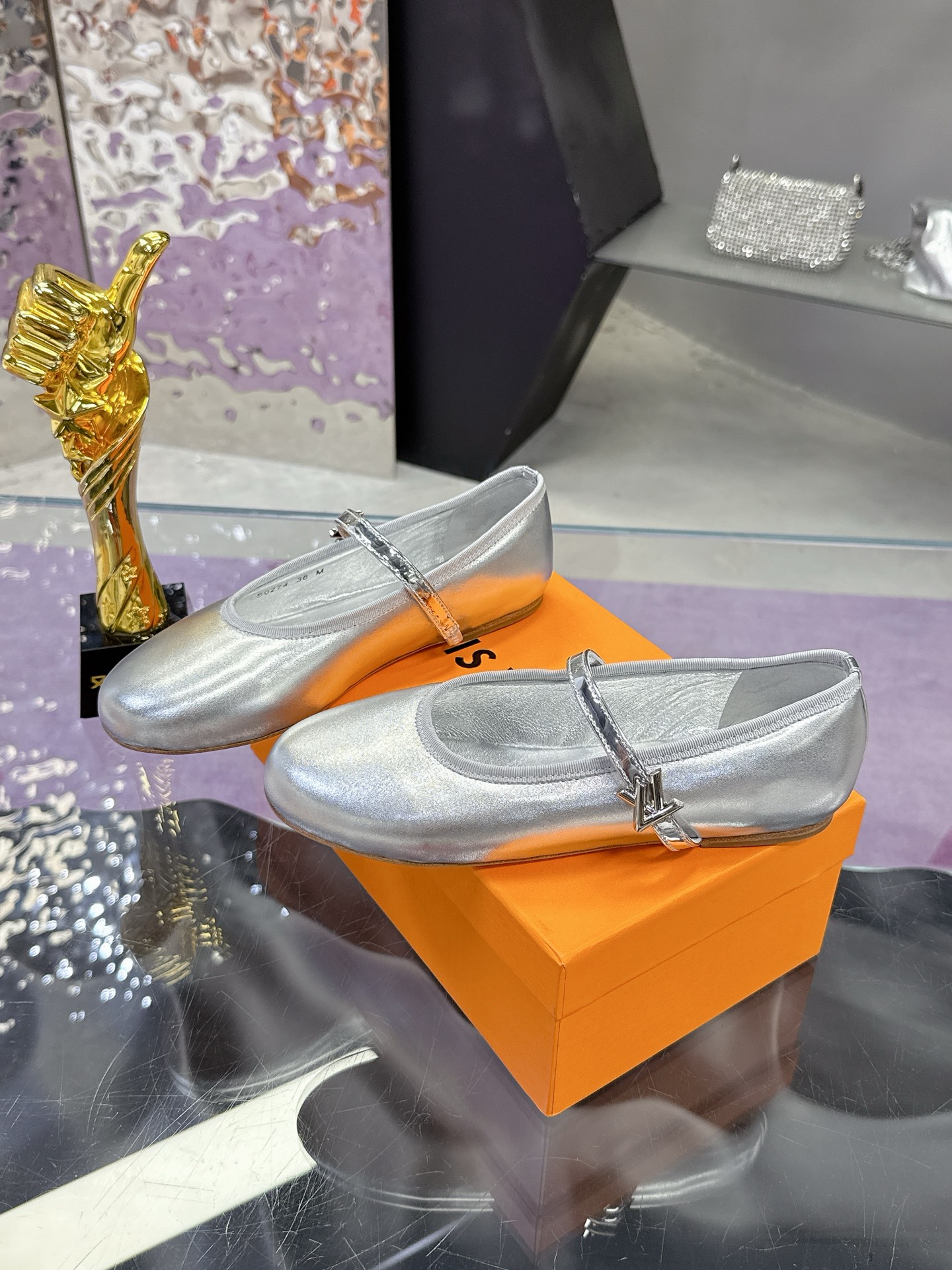 Luxury Louis Vuitton Spring/Summer Shoes: High-End Singles Collection with Original Leather and Hand-Sewn Details - 图片 3