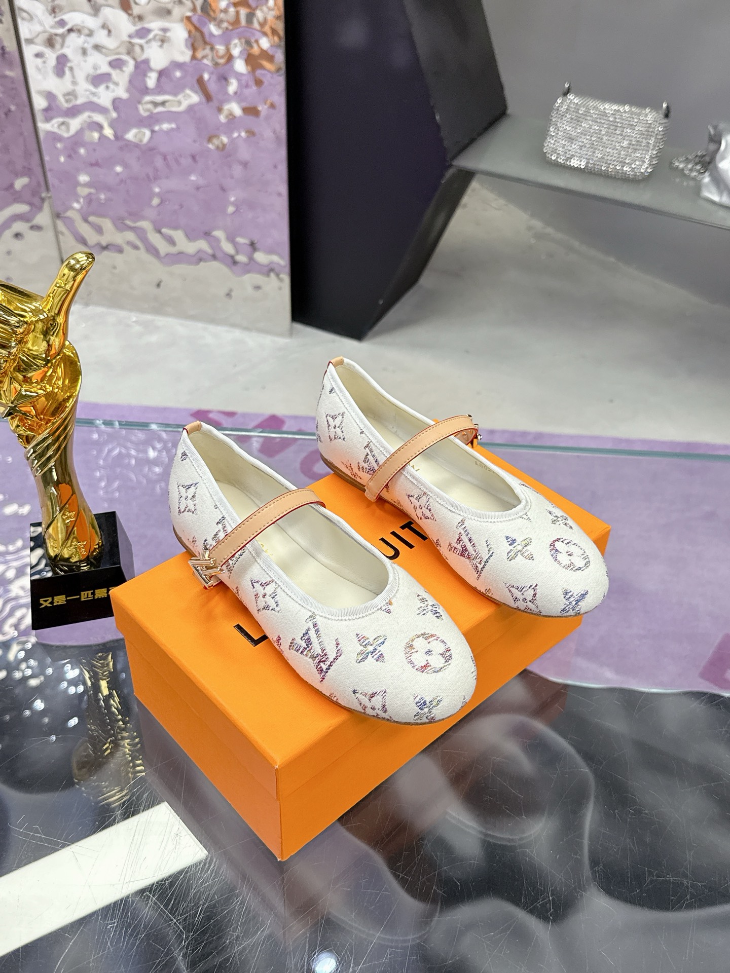 Louis Vuitton Springshar Single Shoe Series: Premium Quality, Hand-Sewn Shoes in Sheep and Cattle Skin.