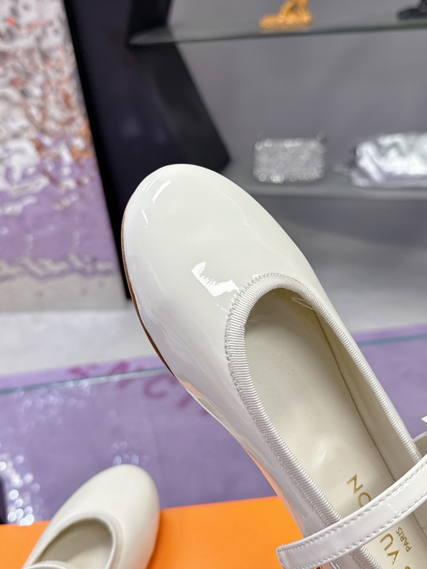 Louis Vuitton Springshar Single Shoe Series: High-Quality Sheep and Cattle Skin Shoes for Spring/Summer Show - 图片 6