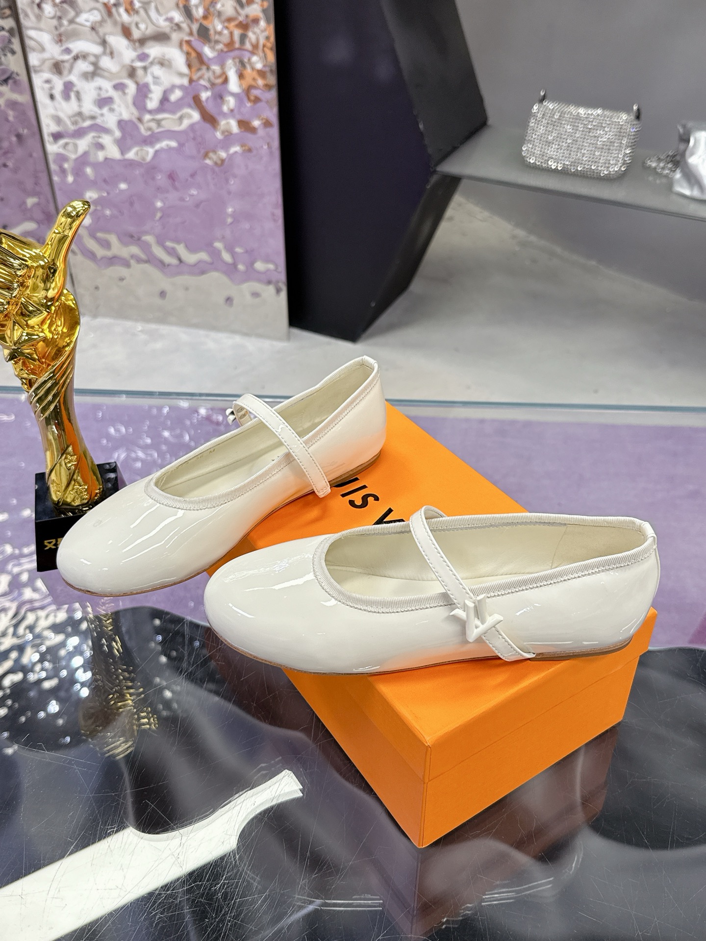 Louis Vuitton Springshar Single Shoe Series: High-Quality Sheep and Cattle Skin Shoes for Spring/Summer Show - 图片 3