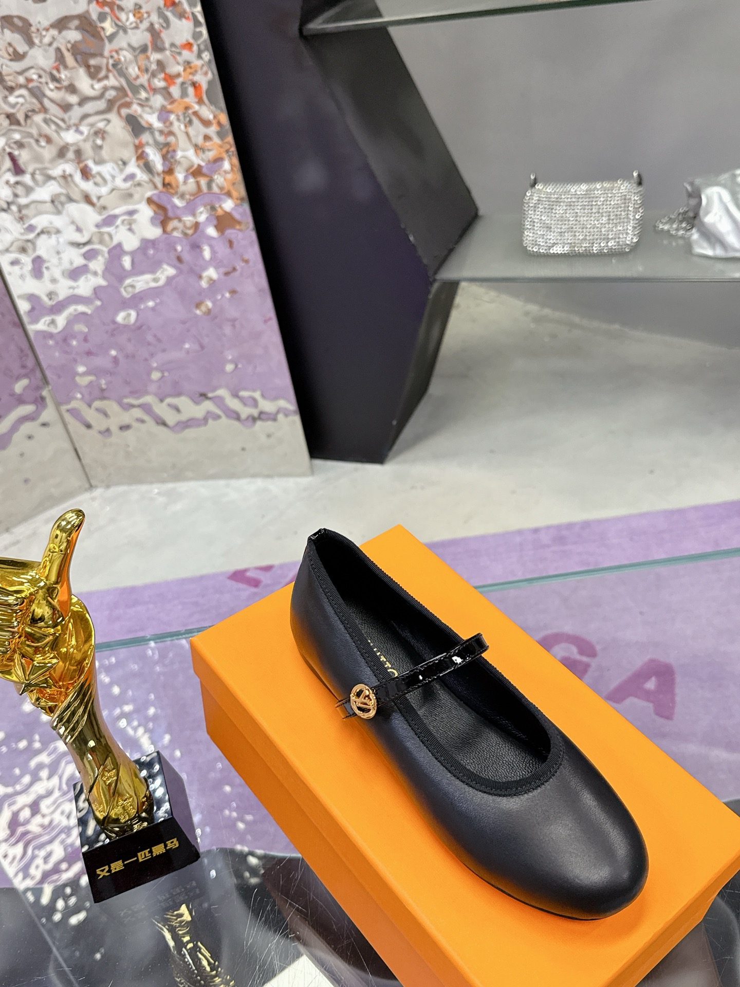 Louis Vuitton Springshar Single Shoe Series: High-end Sheep and Cattle Skin Hand-sewn Shoes with LV Logo Suffix - 图片 5