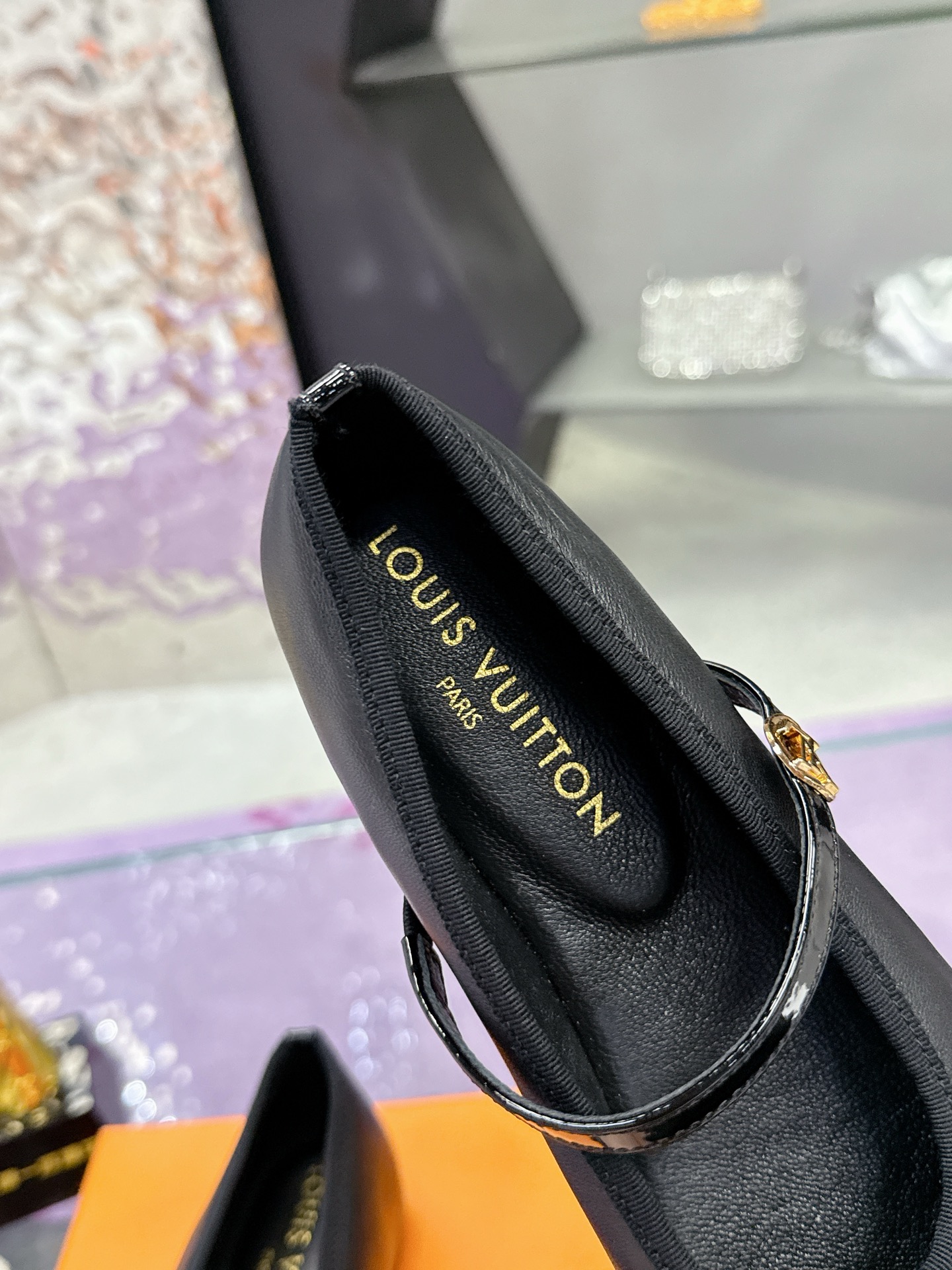 Louis Vuitton Springshar Single Shoe Series: High-end Sheep and Cattle Skin Hand-sewn Shoes with LV Logo Suffix - 图片 7