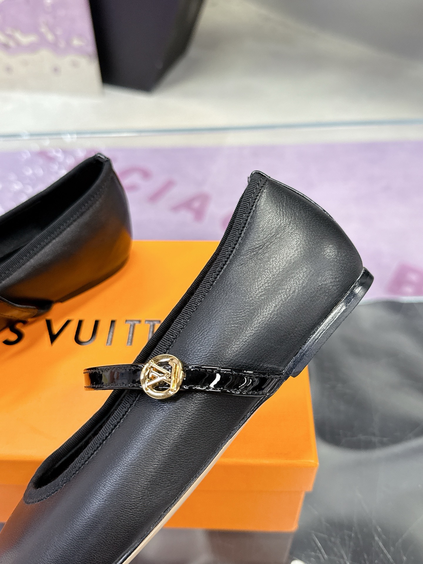 Louis Vuitton Springshar Single Shoe Series: High-end Sheep and Cattle Skin Hand-sewn Shoes with LV Logo Suffix - 图片 8