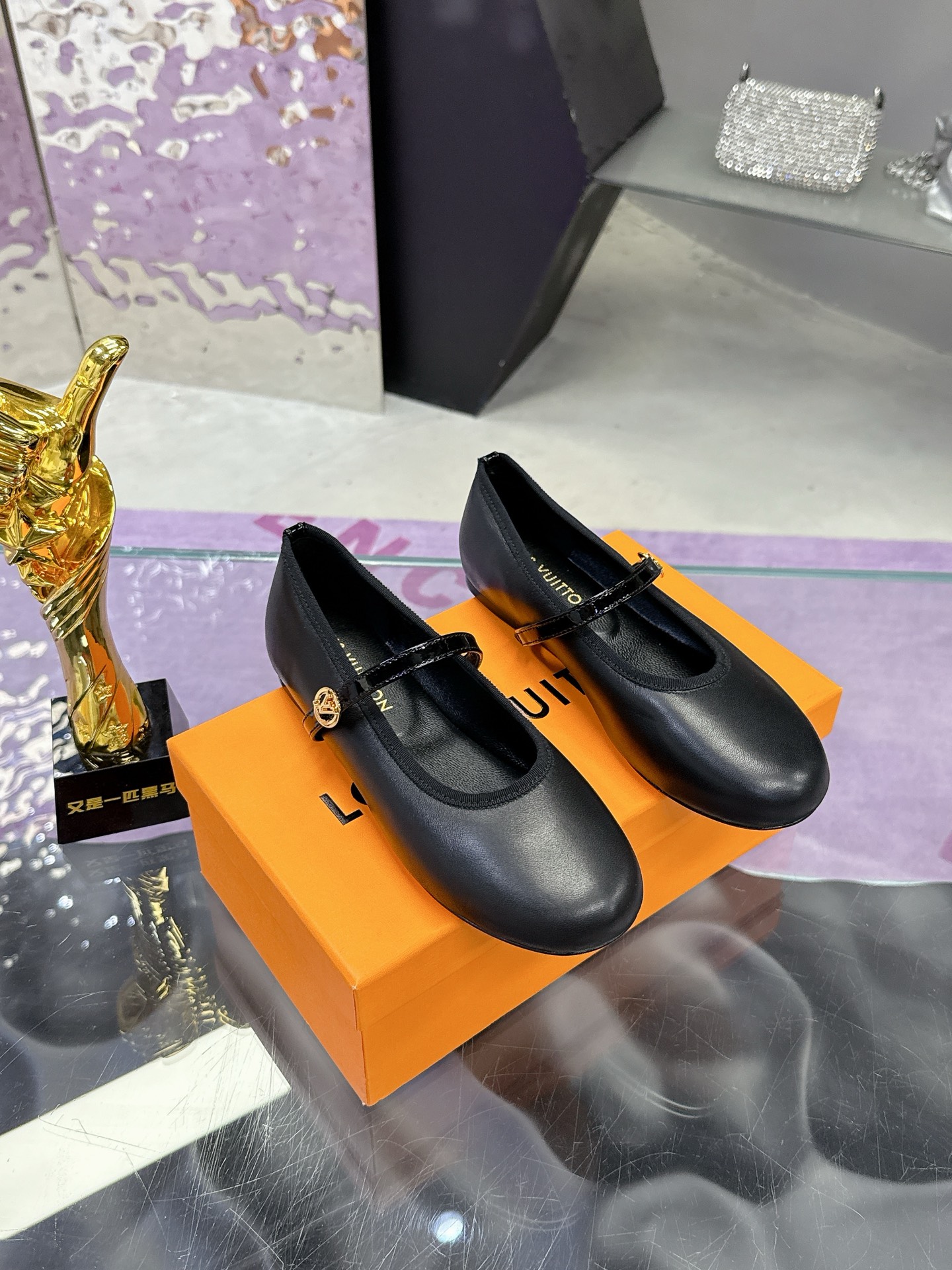 Louis Vuitton Springshar Single Shoe Series: High-end Sheep and Cattle Skin Hand-sewn Shoes with LV Logo Suffix - 图片 1