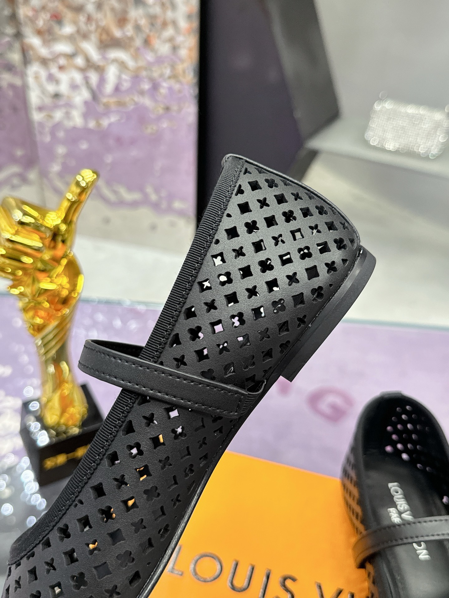 Luxury Louis Vuitton Sheepskin Shoes with Hand-Sewn Details: High-End Singles for Spring and Summer Shows - 图片 7