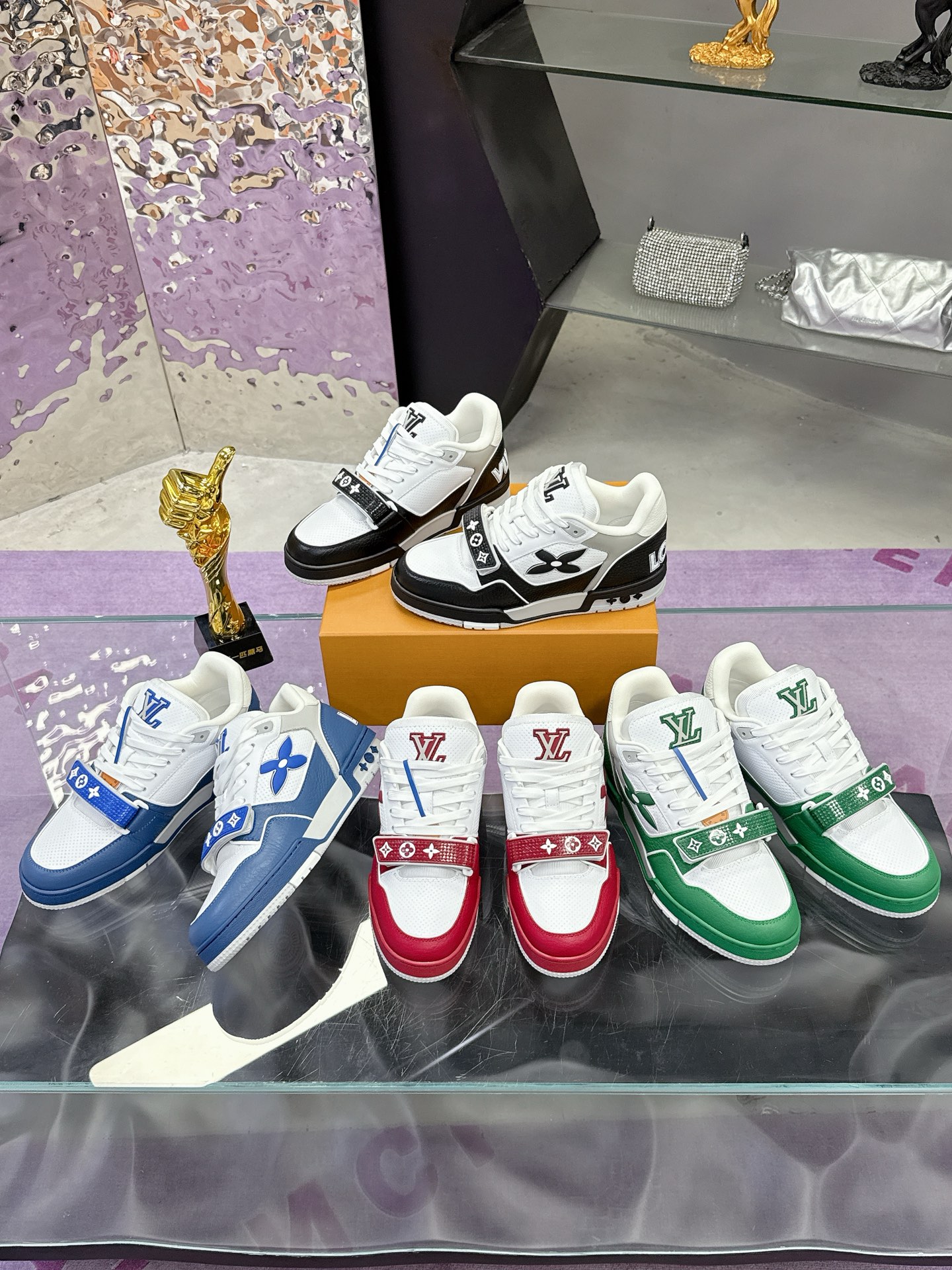 NO:413052,Officially announced the latest Lv model Velcro series (currently available for men's size), casual shoes/sports shoes, louis vuitton, sneakers19860909官宣 Lv最新款 魔术贴系列（目前出男码）,休闲鞋/运动鞋,louis vuitton,sneakers,Women's Shoes