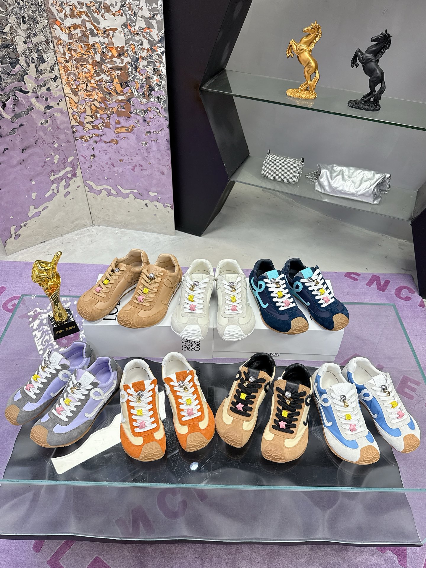 NO:707134,Official Announcement Luo Yiwei De Xun Yang Mi's same style (please note when placing an order whether you want buttons or not), casual shoes/sports shoes, loewe, sneakers19860909官宣 罗意威 德训 杨幂同款（下单备注要不要扣子）,休闲鞋/运动鞋,loewe,sneakers,Women's Shoes