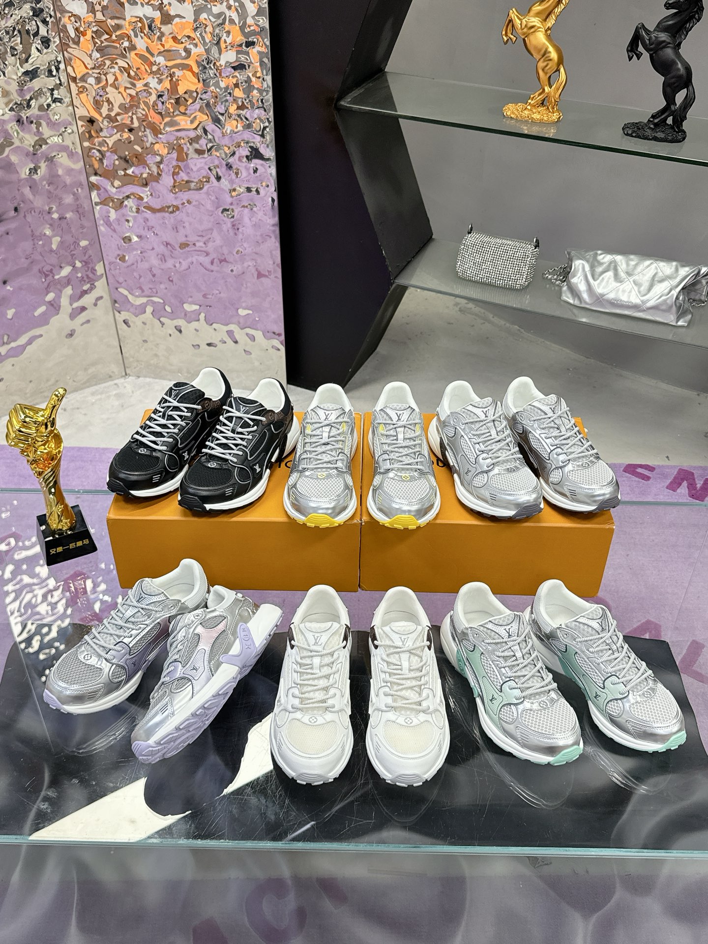 NO:535930,Officially announced Lv sports shoes series, keep up with meat eating latest styles, casual shoes/sports shoes, louis vuitton, sneakers19860909官宣Lv运动鞋系列 跟上吃肉 最新款,休闲鞋/运动鞋,louis vuitton,sneakers,Women's Shoes