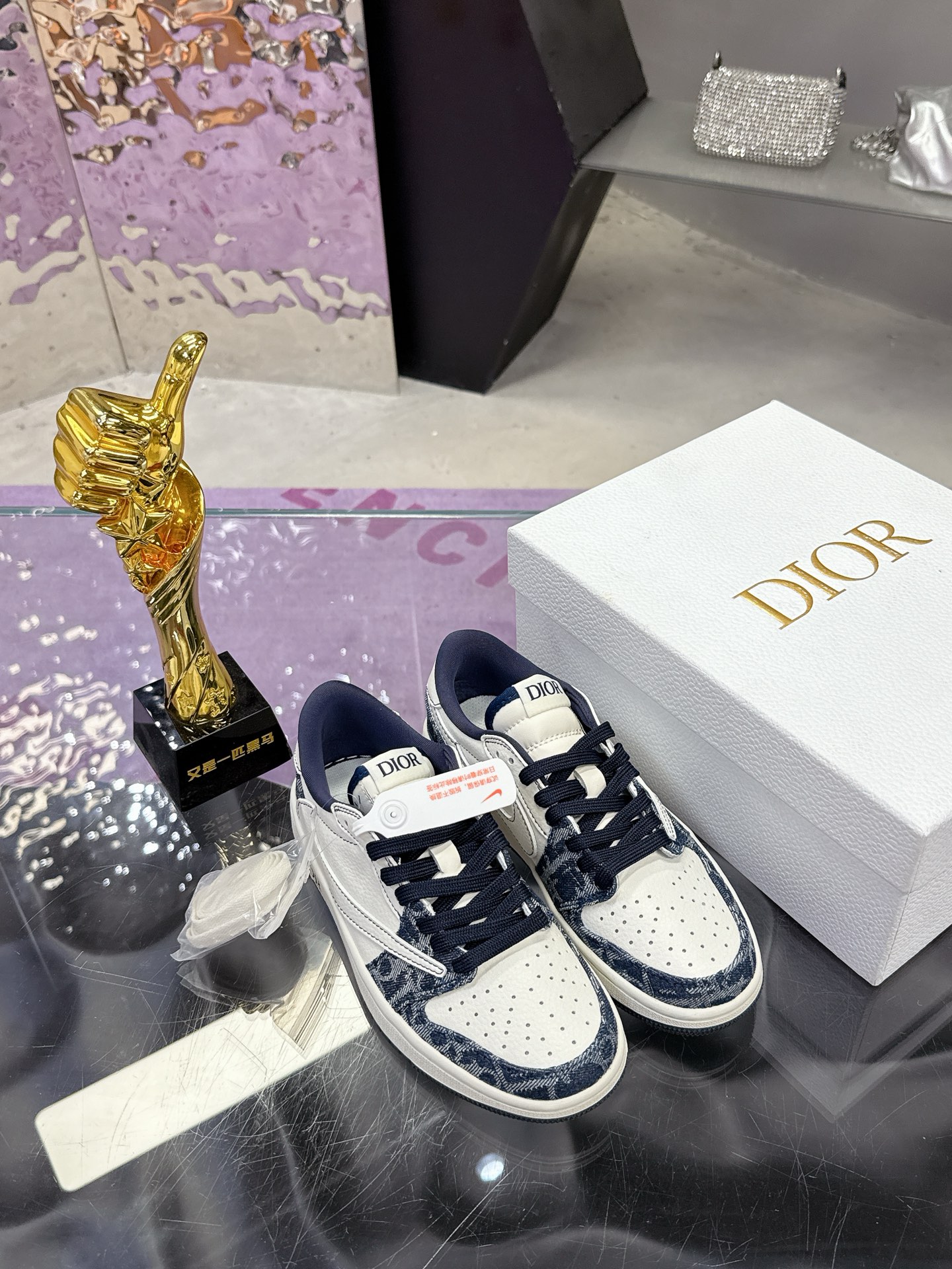 Precio de fábrica: Dio co-branded Nike Nike serie 2025 nuevos colores Pequeño libro rojo modelos exp