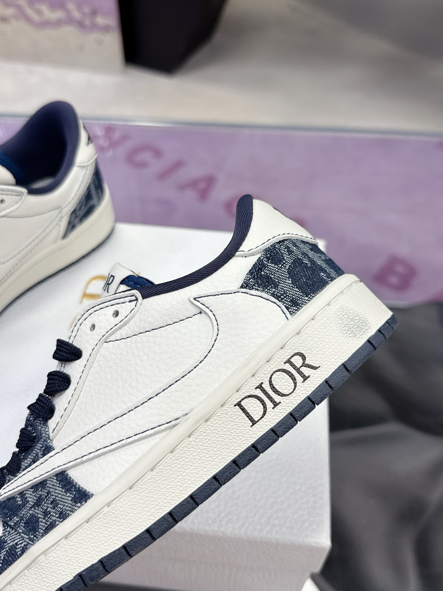 Precio de fábrica: Dio co-branded Nike Nike serie 2025 nuevos colores Pequeño libro rojo modelos exp