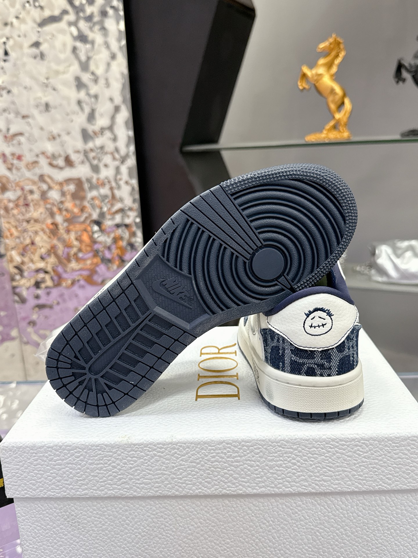 Precio de fábrica: Dio co-branded Nike Nike serie 2025 nuevos colores Pequeño libro rojo modelos exp
