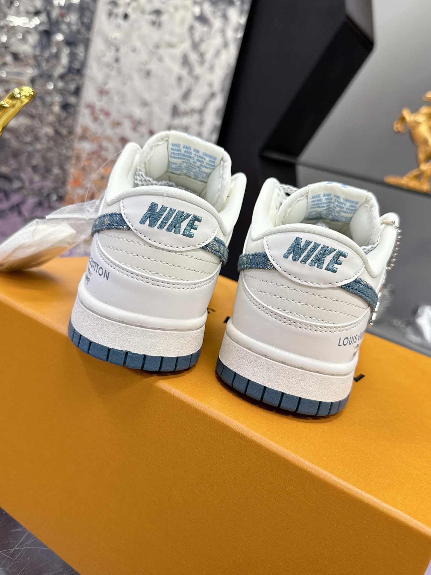Factory precio: (caja de aeronaves) Lv co-branded Nike Nike serie 2025 nuevos colores Xiaohongshu mo