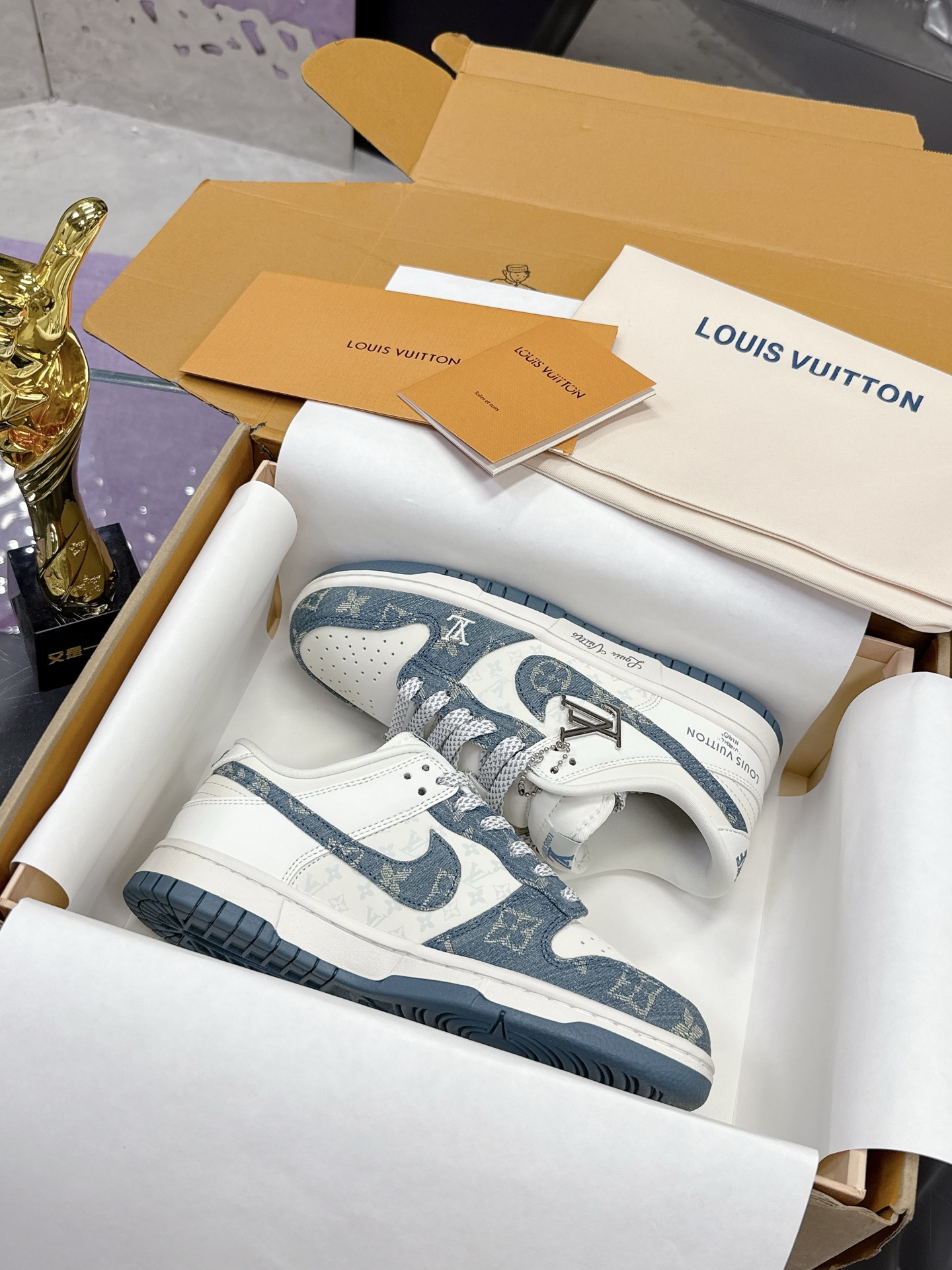 Factory precio: (caja de aeronaves) Lv co-branded Nike Nike serie 2025 nuevos colores Xiaohongshu mo