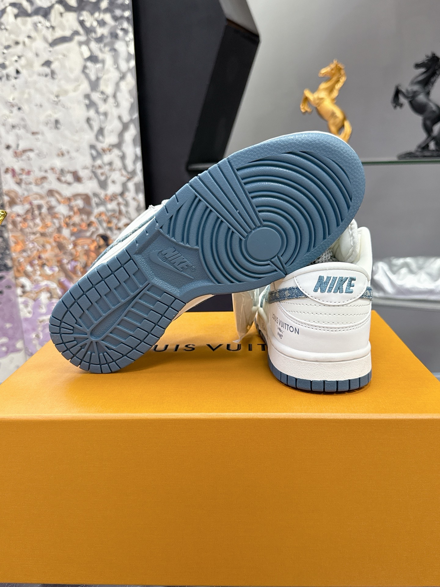 Factory precio: (caja de aeronaves) Lv co-branded Nike Nike serie 2025 nuevos colores Xiaohongshu mo