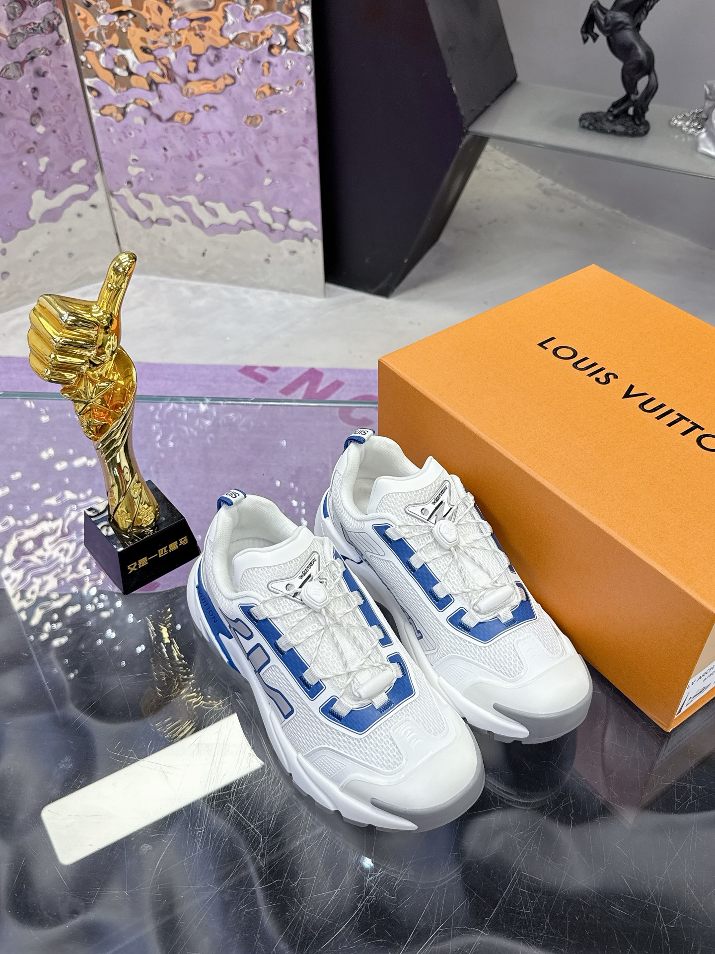 Louis Vuitton Runner Tatic スニーカー - 厚底で快適な履き心地