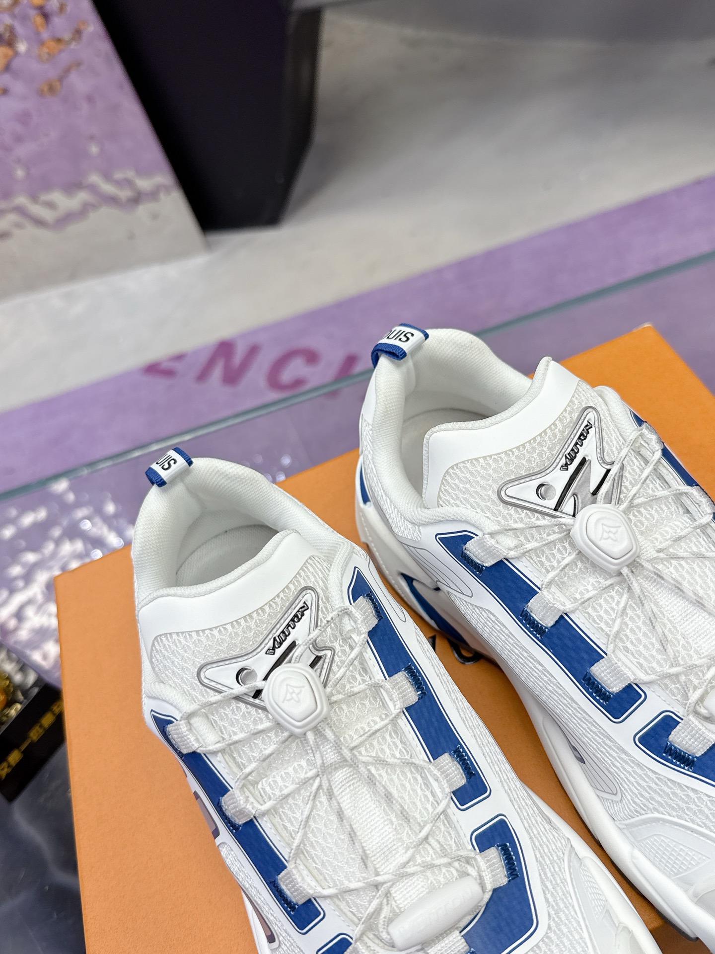 Louis Vuitton Runner Tatic スニーカー - 厚底で快適な履き心地