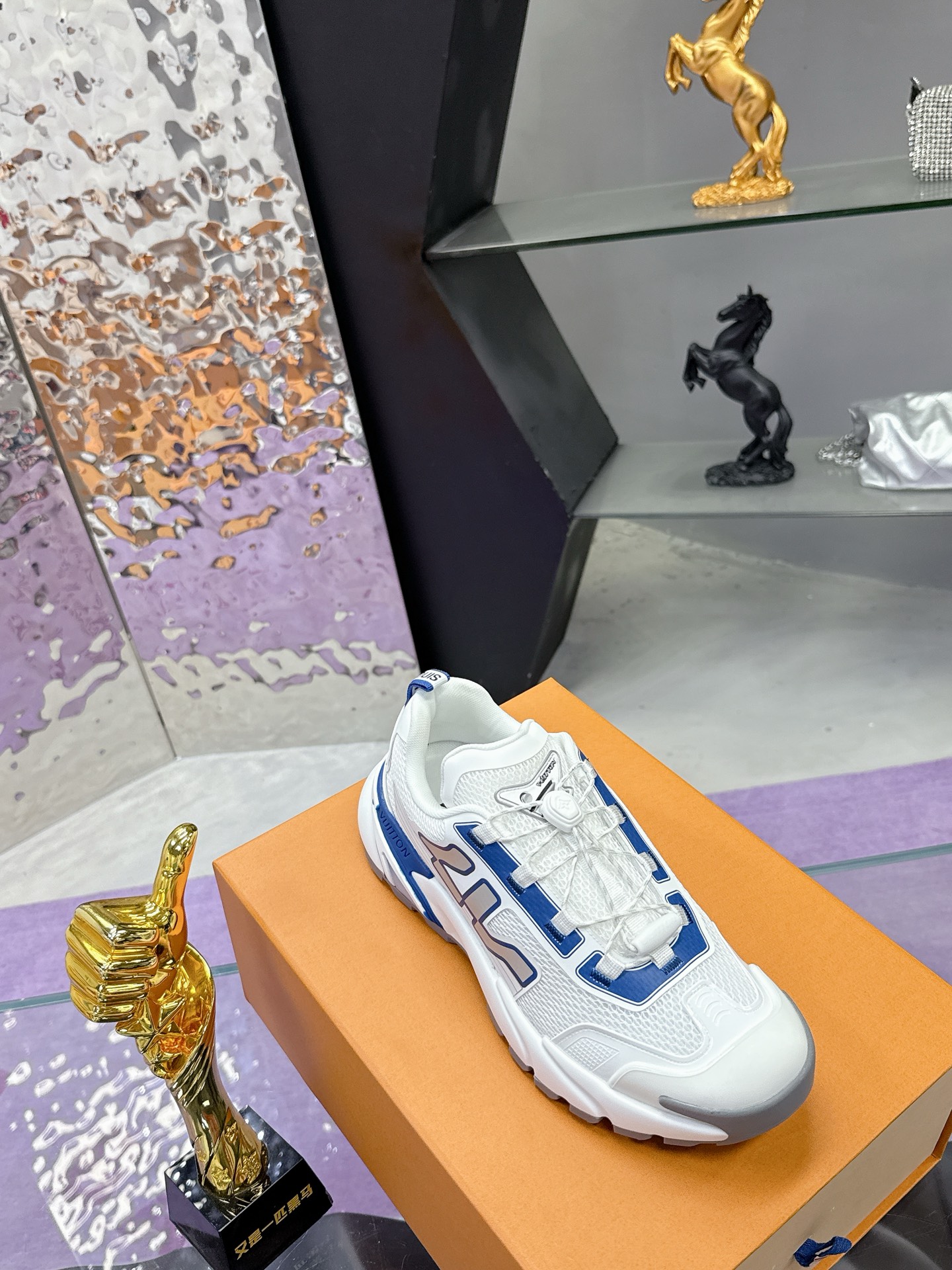 Louis Vuitton Runner Tatic スニーカー - 厚底で快適な履き心地