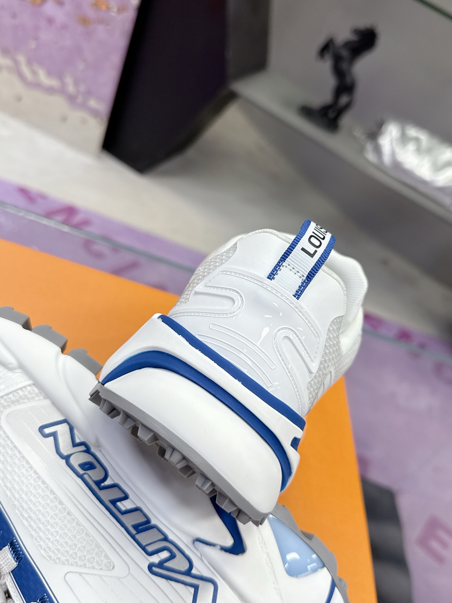 Louis Vuitton Runner Tatic スニーカー - 厚底で快適な履き心地