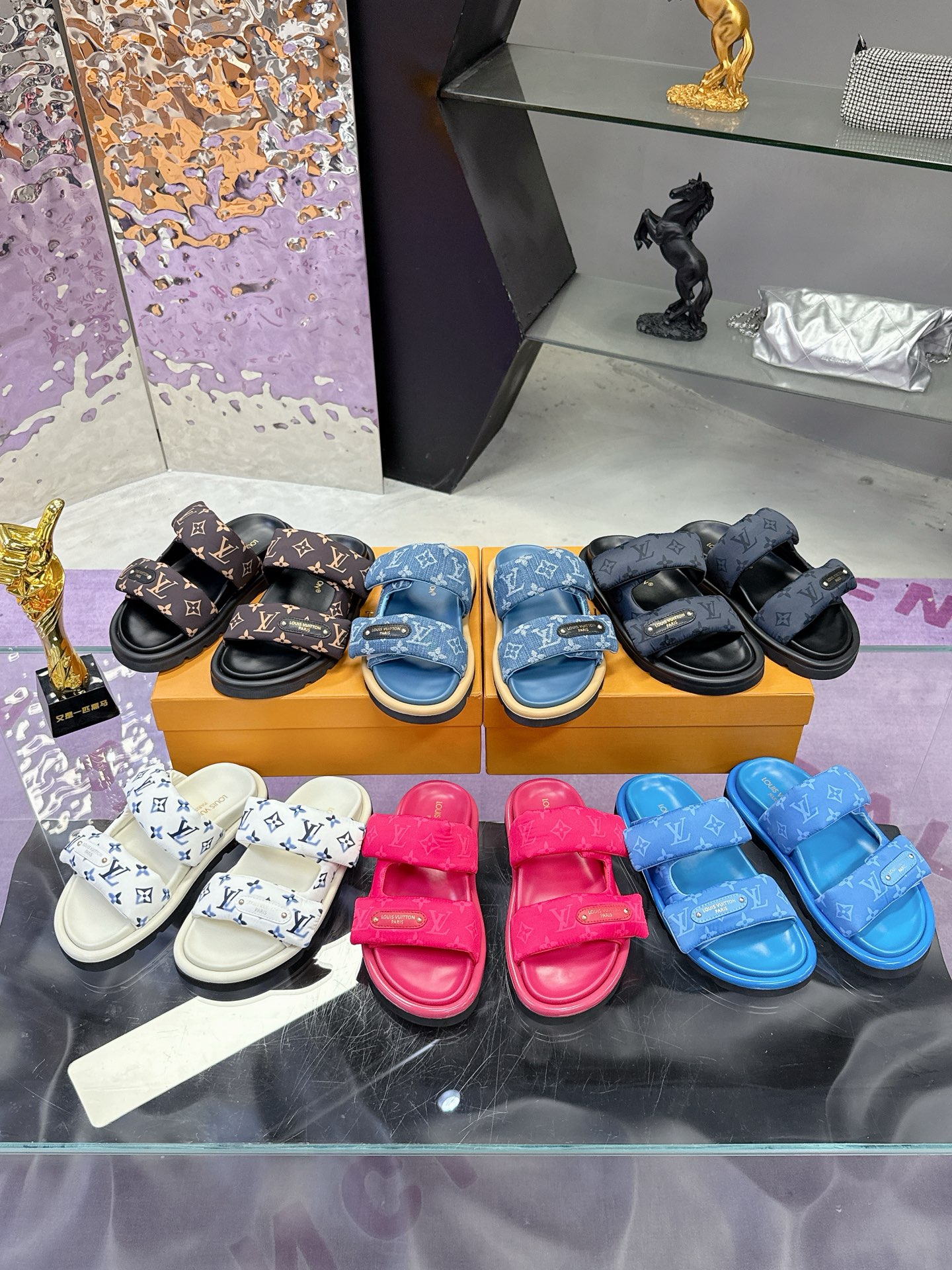 NO:266224,Officially announced the latest Lv slippers, slippers, louis vuitton, slippers19860909官宣 Lv拖鞋最新款,拖鞋,louis vuitton,slippers,Women's Shoes