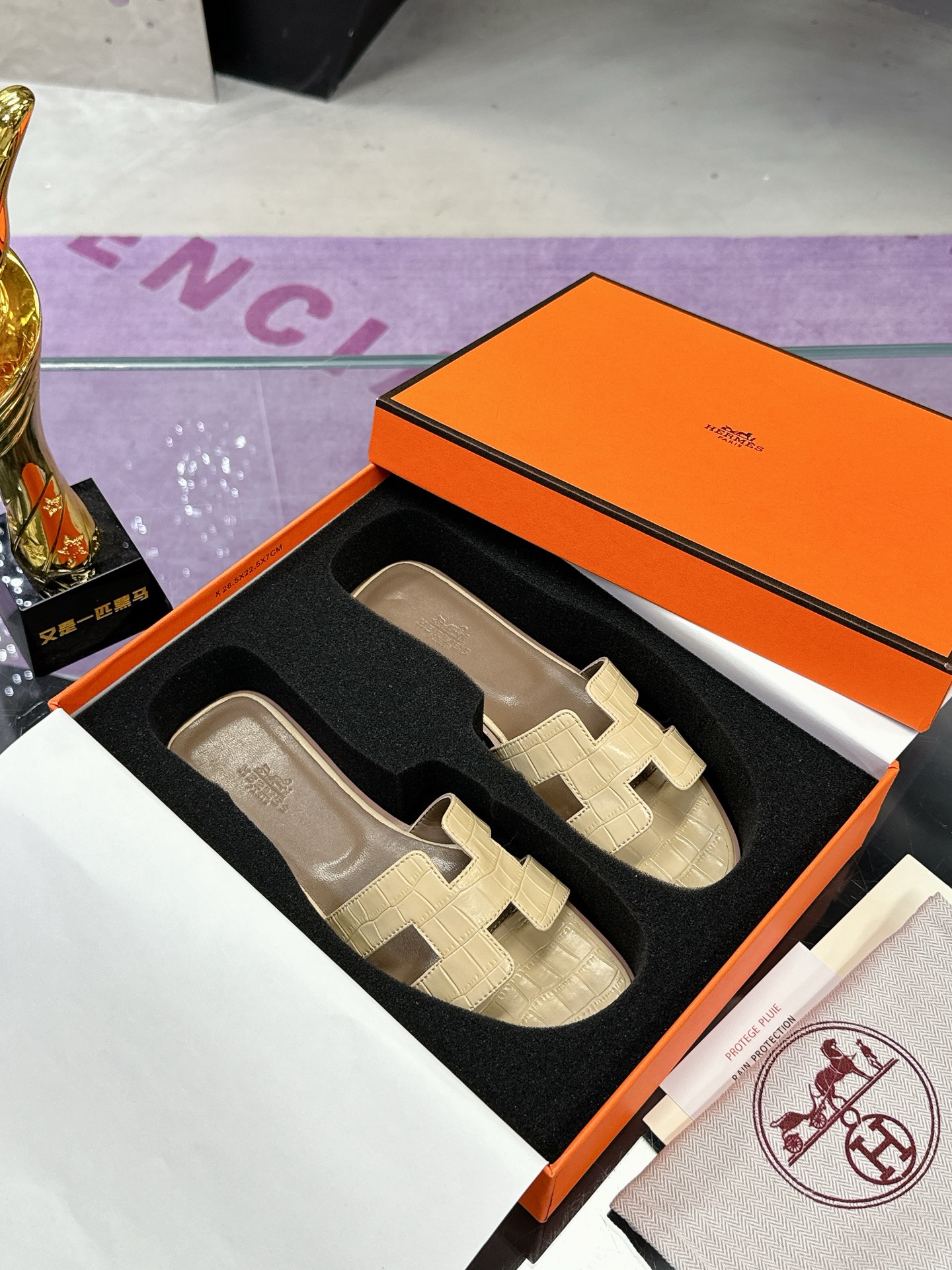 precio de fábrica: Hermès H zapatillas de red completa ventaja de la liberación de los bienes fuera 